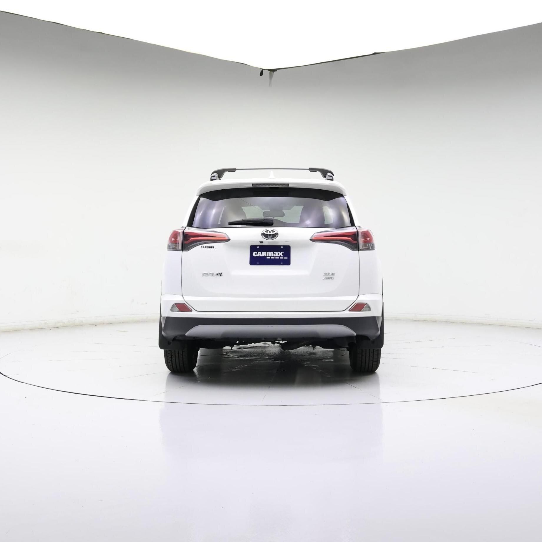 Thumbnail: 2017 Toyota RAV4 - 6