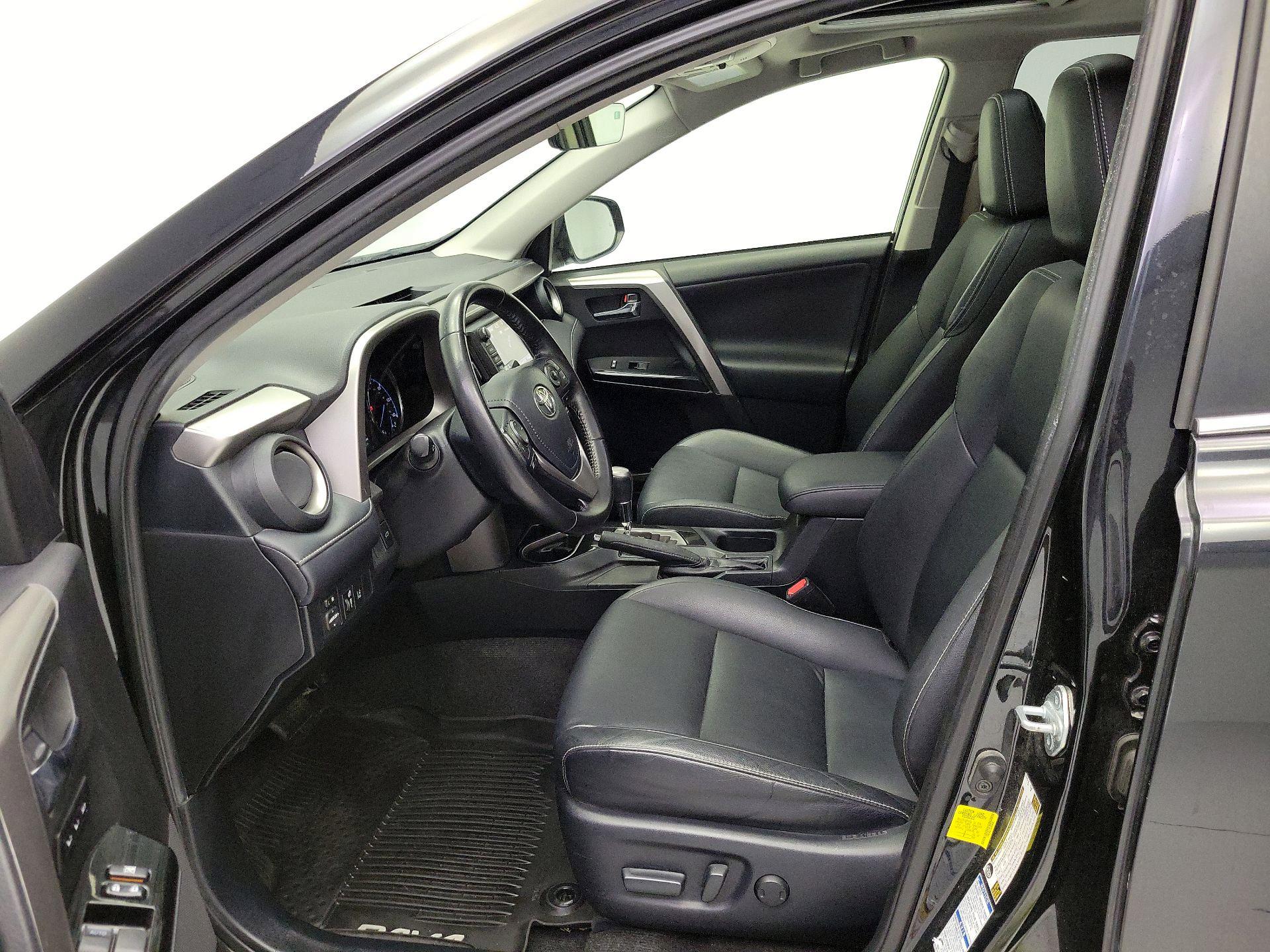 Thumbnail: 2016 Toyota RAV4 - 11