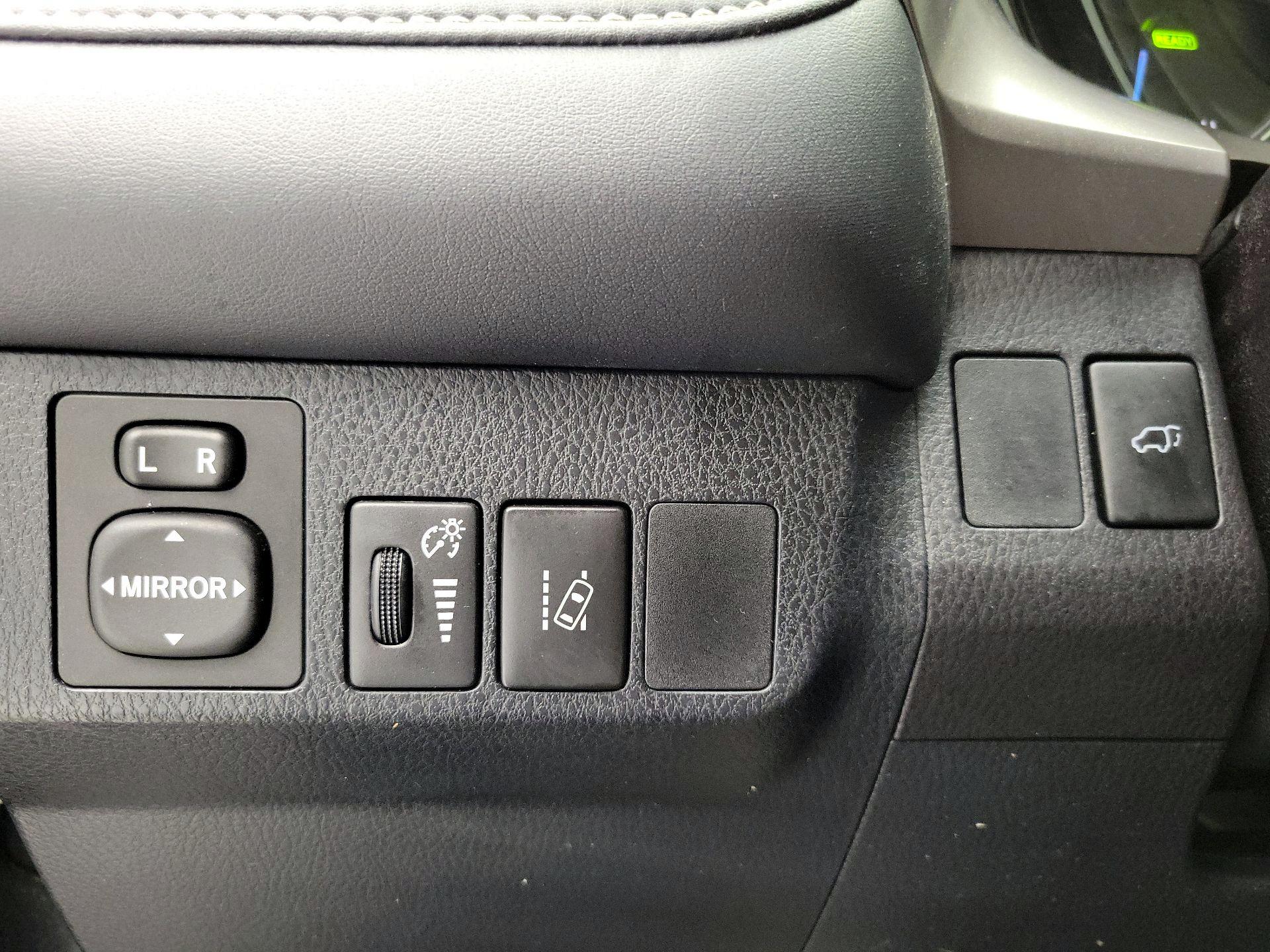 Thumbnail: 2016 Toyota RAV4 - 13