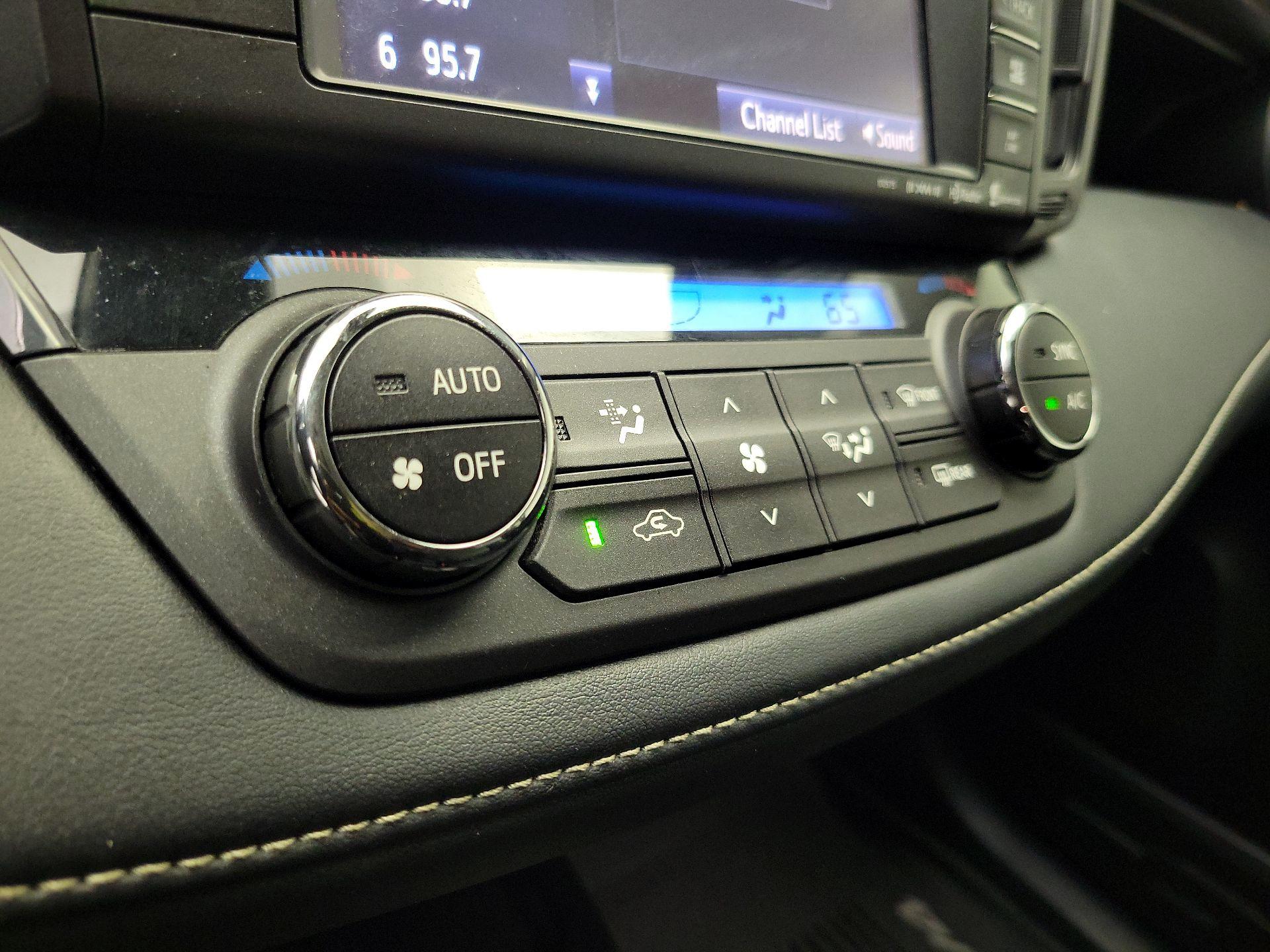 Thumbnail: 2016 Toyota RAV4 - 16