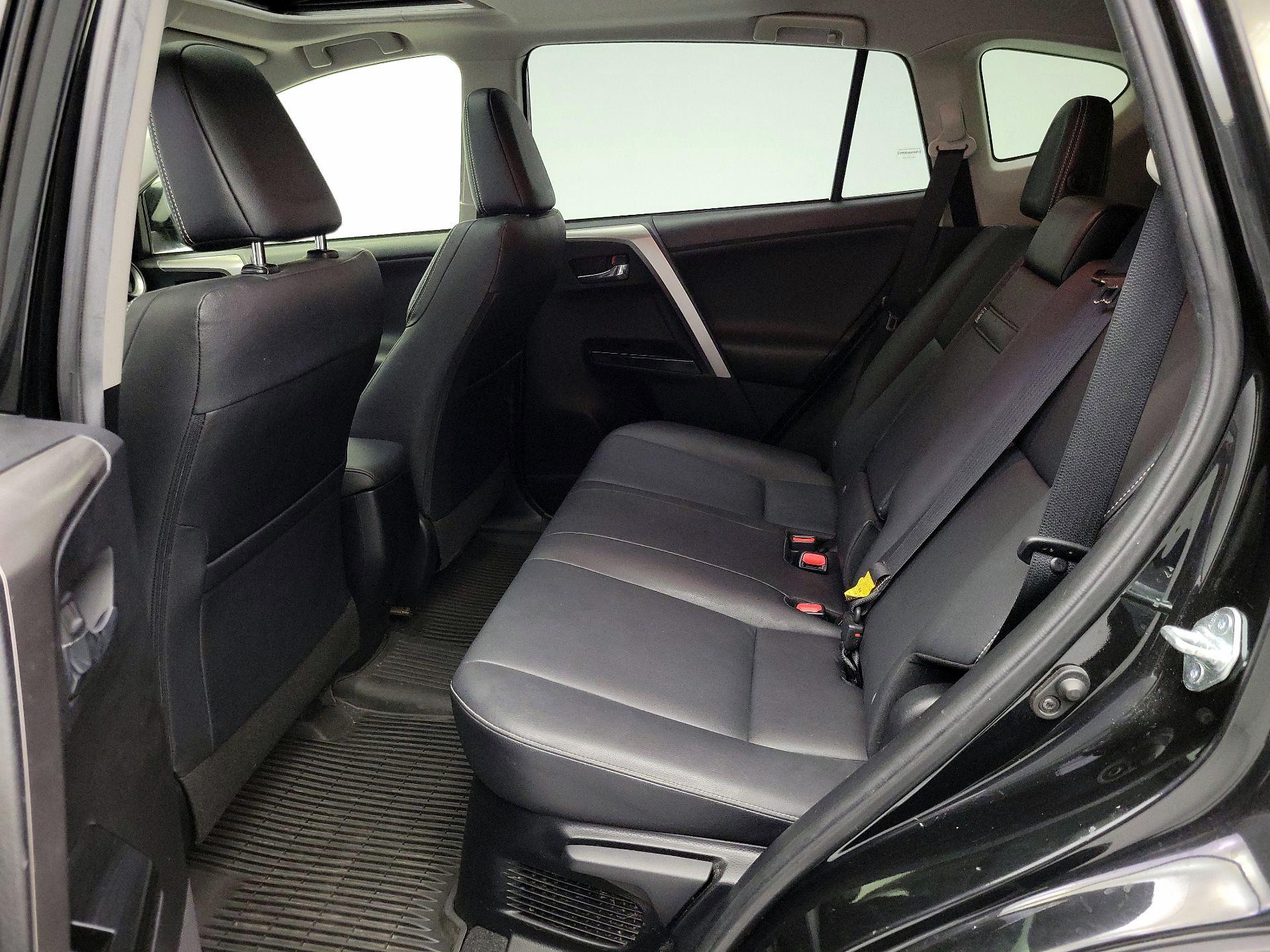 Thumbnail: 2016 Toyota RAV4 - 20