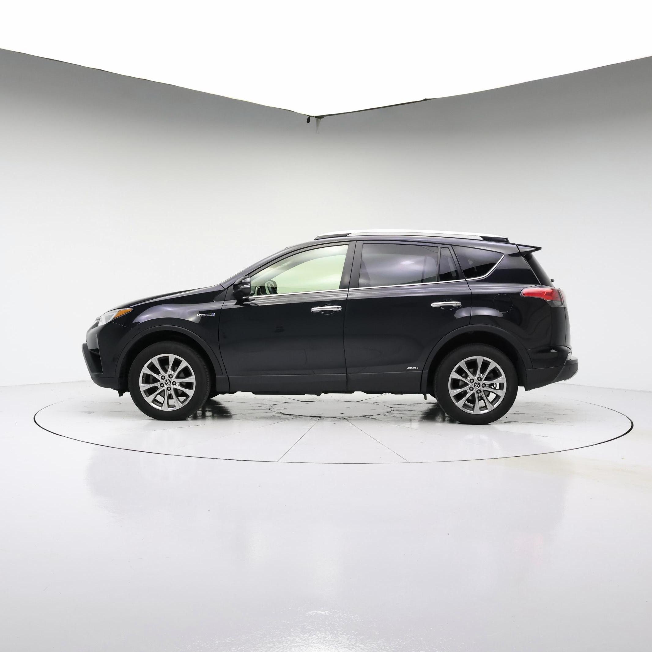 Thumbnail: 2016 Toyota RAV4 - 3