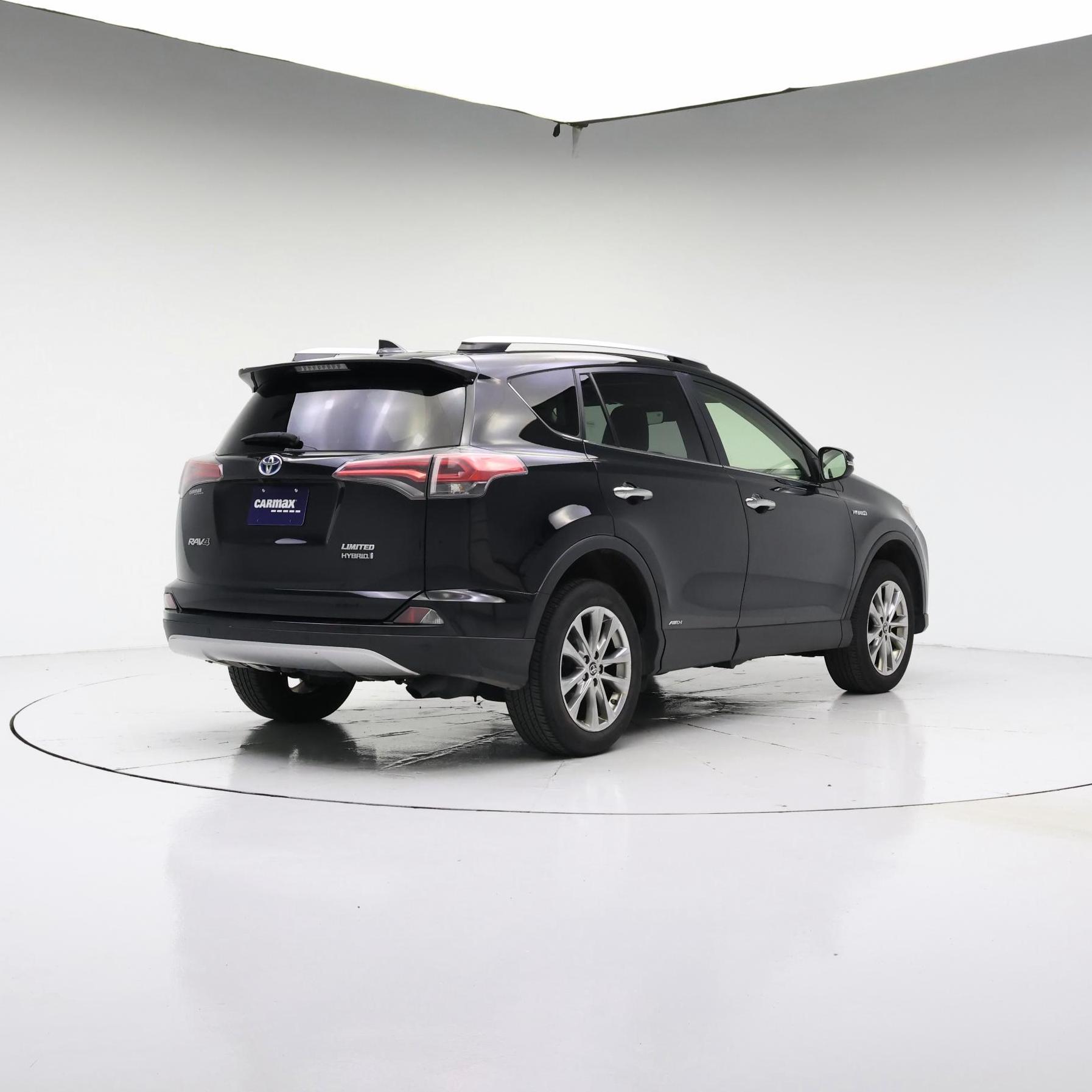 Thumbnail: 2016 Toyota RAV4 - 8