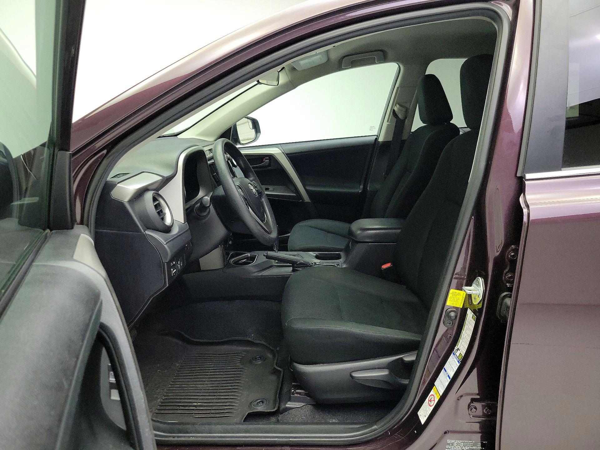 Thumbnail: 2018 Toyota RAV4 - 11