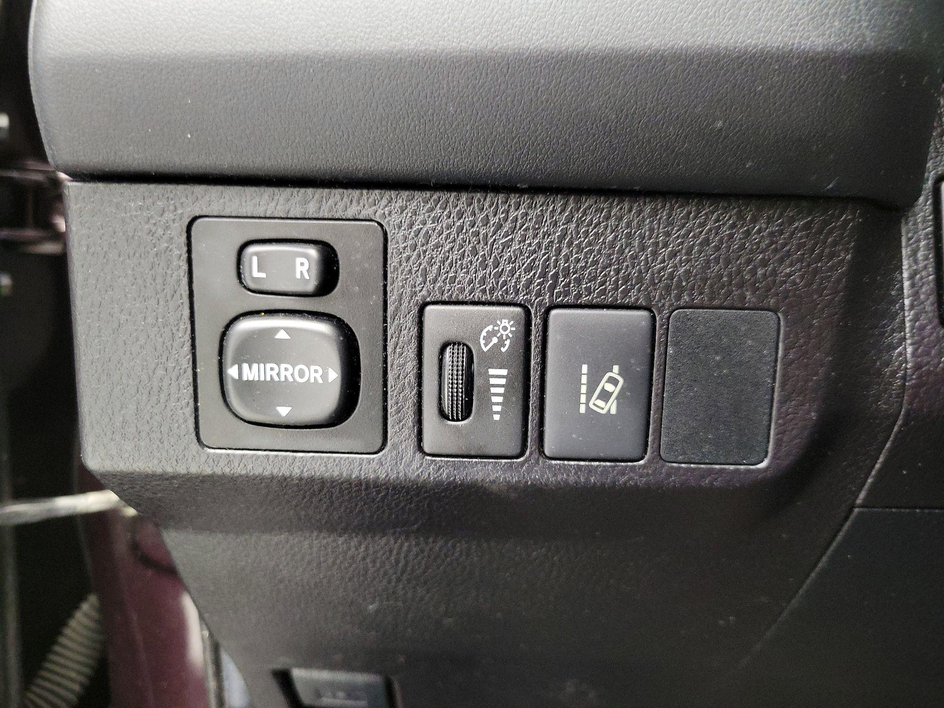 Thumbnail: 2018 Toyota RAV4 - 13