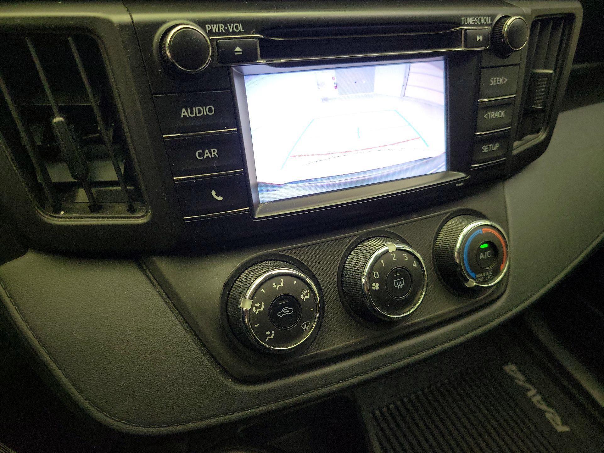 Thumbnail: 2018 Toyota RAV4 - 14