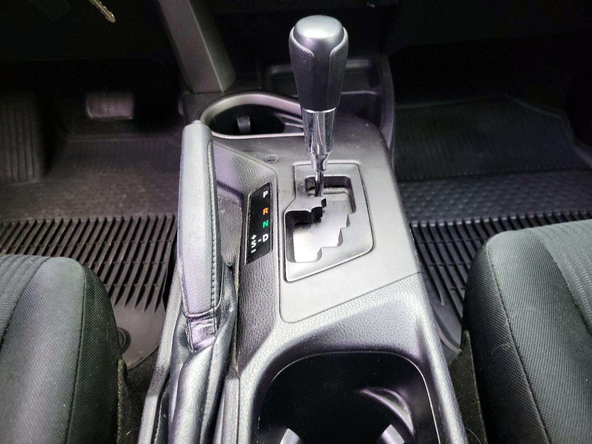 Thumbnail: 2018 Toyota RAV4 - 17