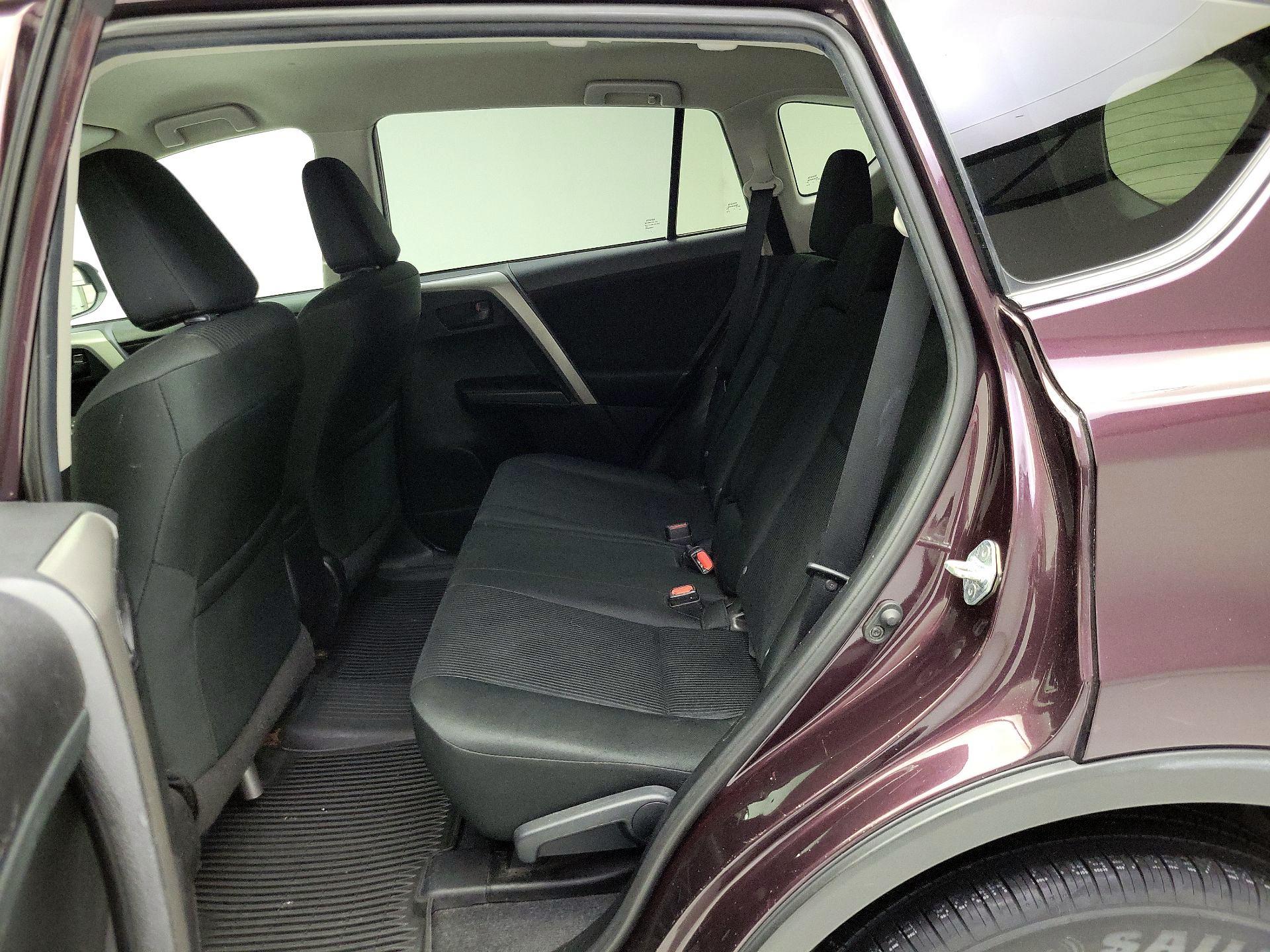 Thumbnail: 2018 Toyota RAV4 - 19