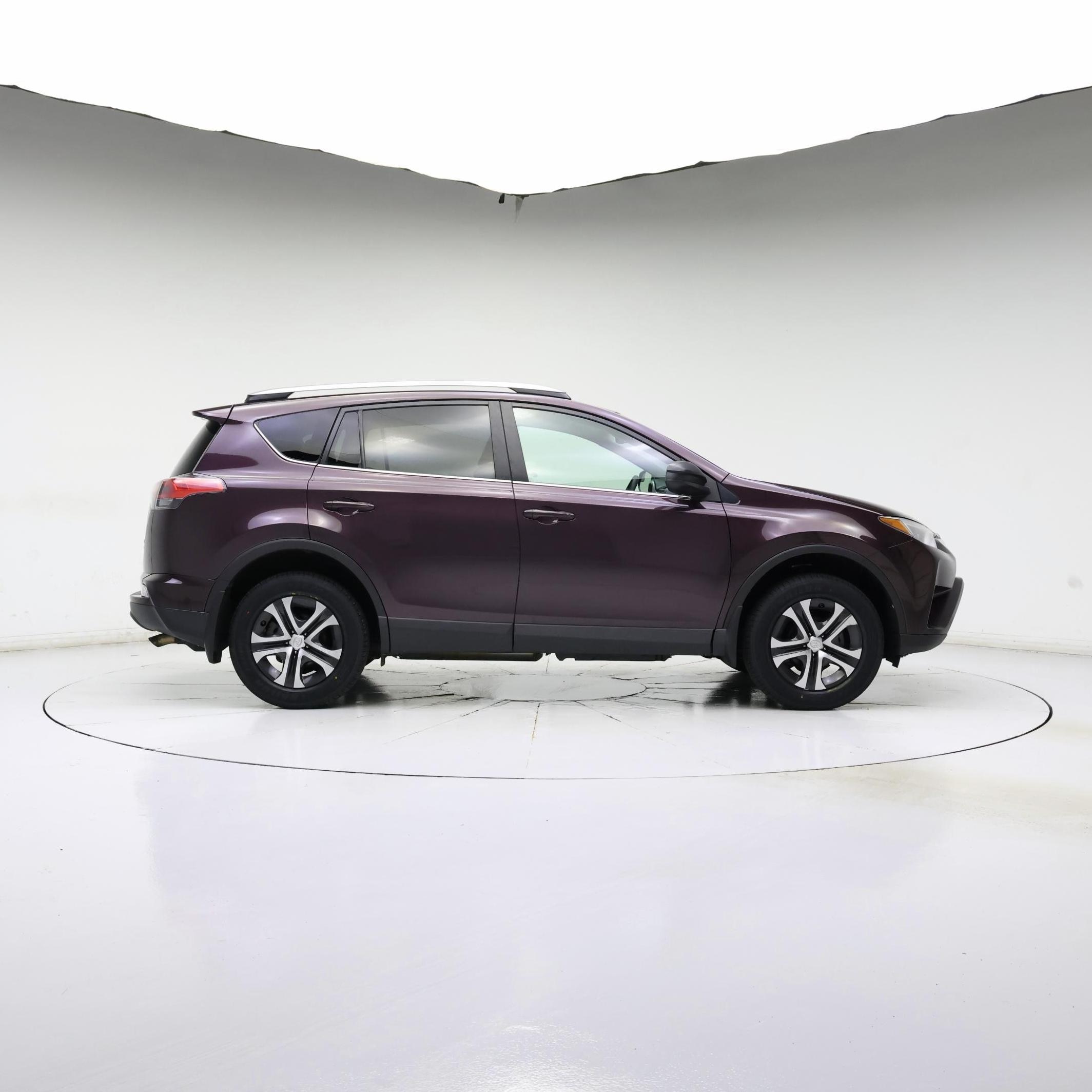 Thumbnail: 2018 Toyota RAV4 - 3