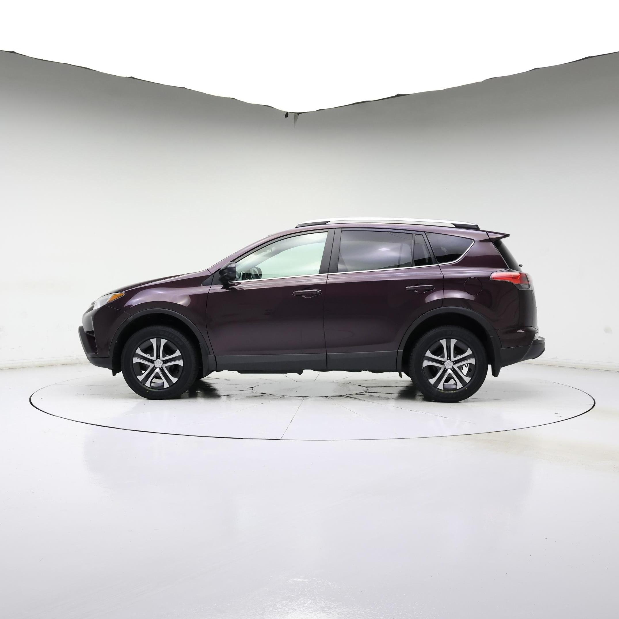 Thumbnail: 2018 Toyota RAV4 - 7