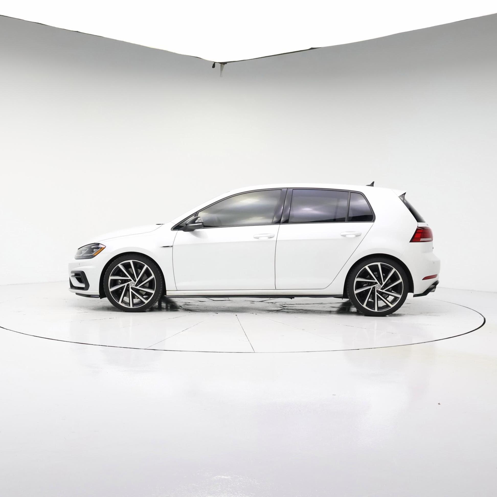 Thumbnail: 2019 Volkswagen Golf - 3