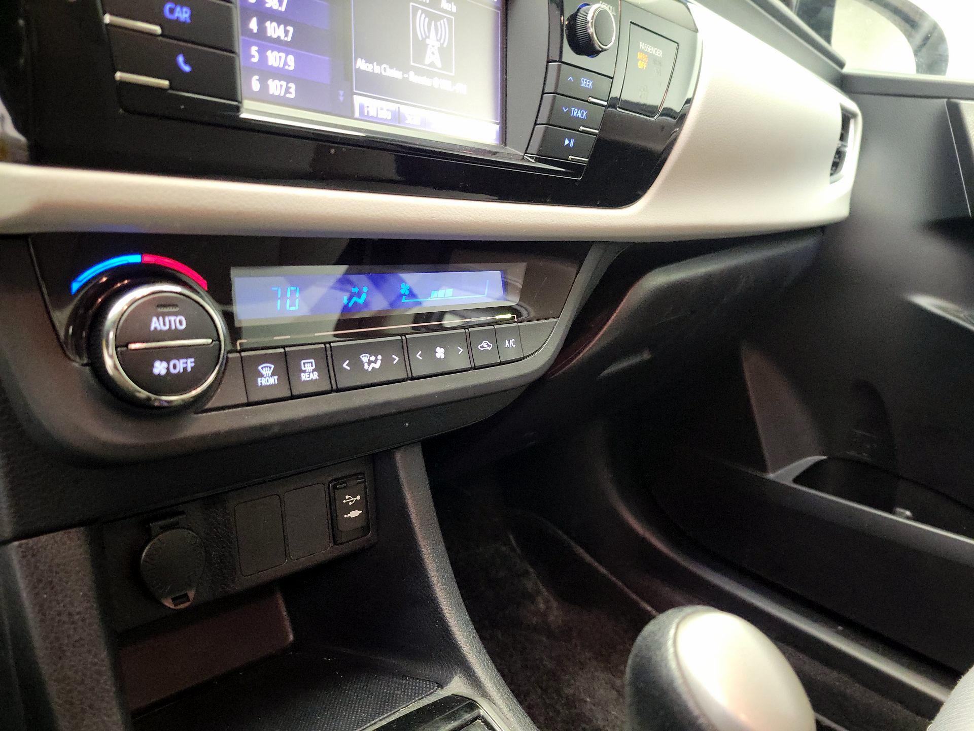 Thumbnail: 2016 Toyota Corolla - 16