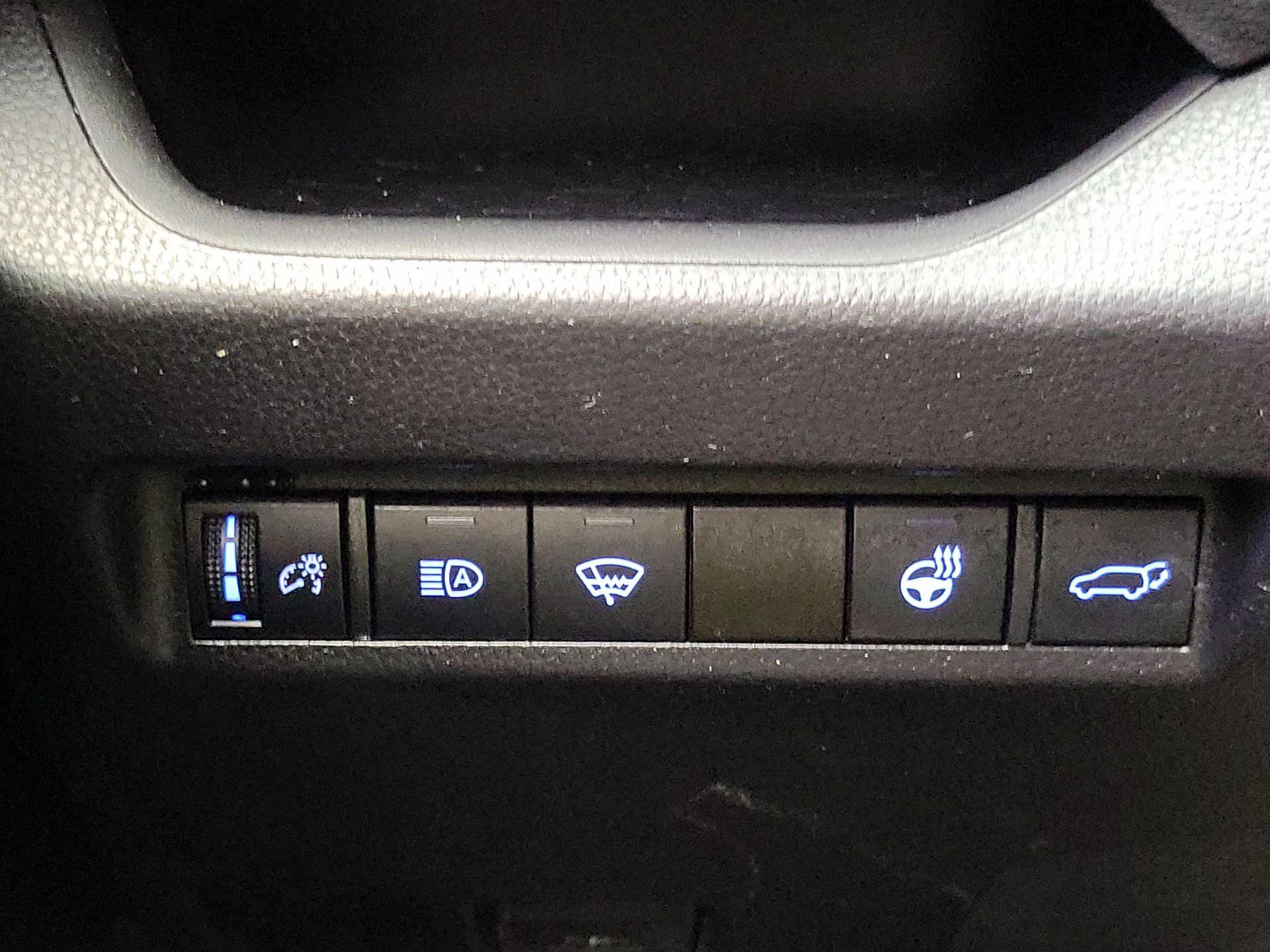 Thumbnail: 2021 Toyota RAV4 - 13