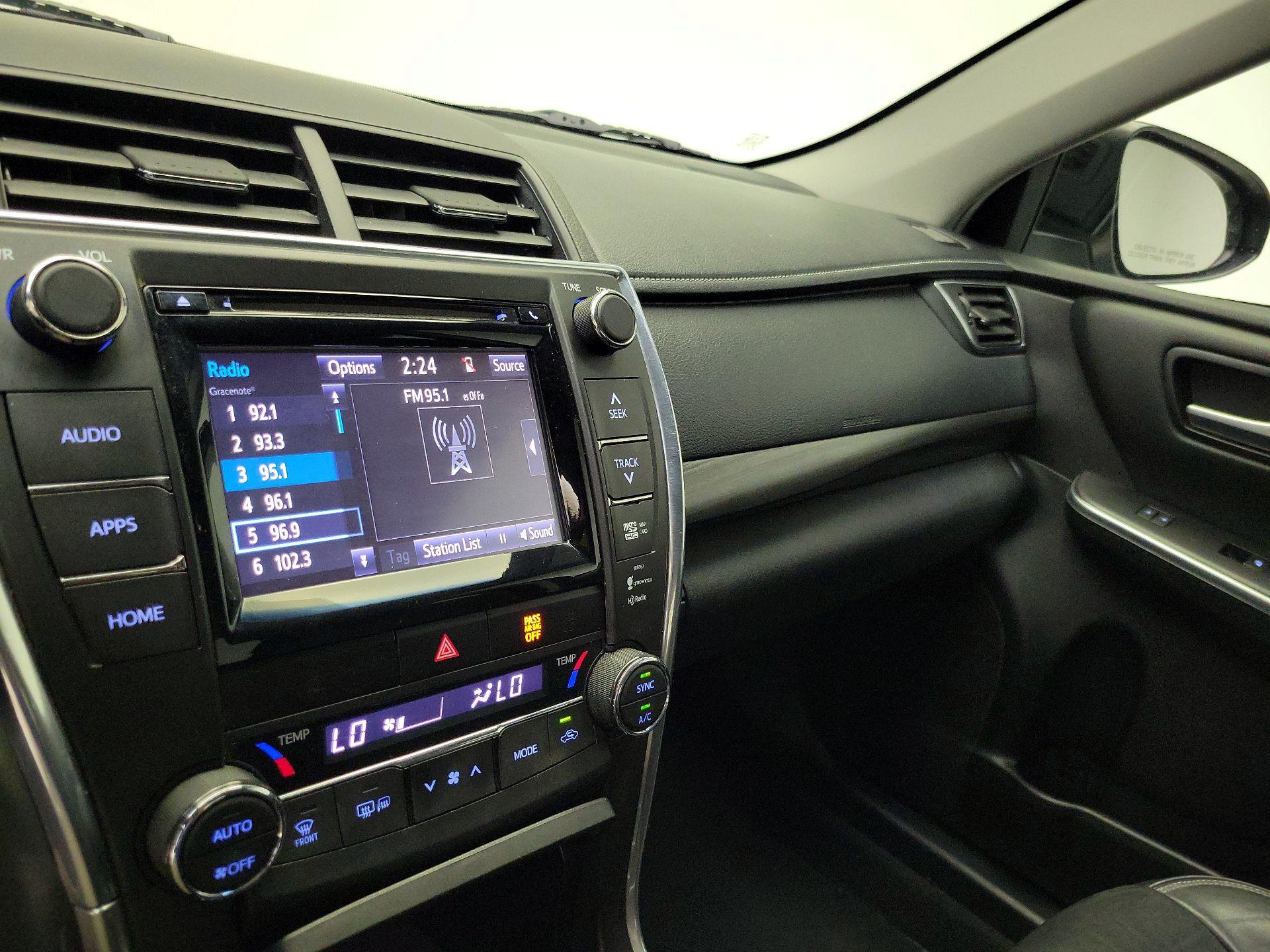 Thumbnail: 2015 Toyota Camry - 16