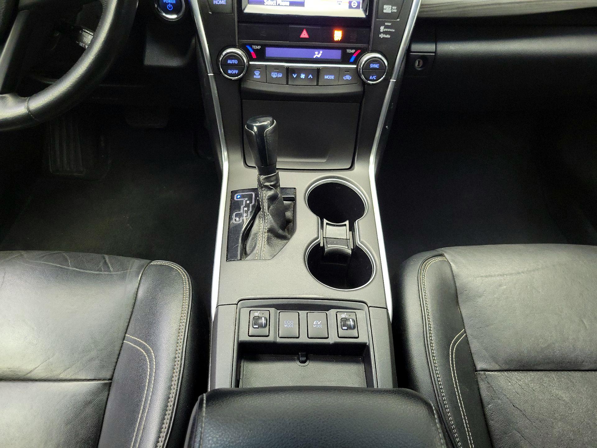 Thumbnail: 2015 Toyota Camry - 18