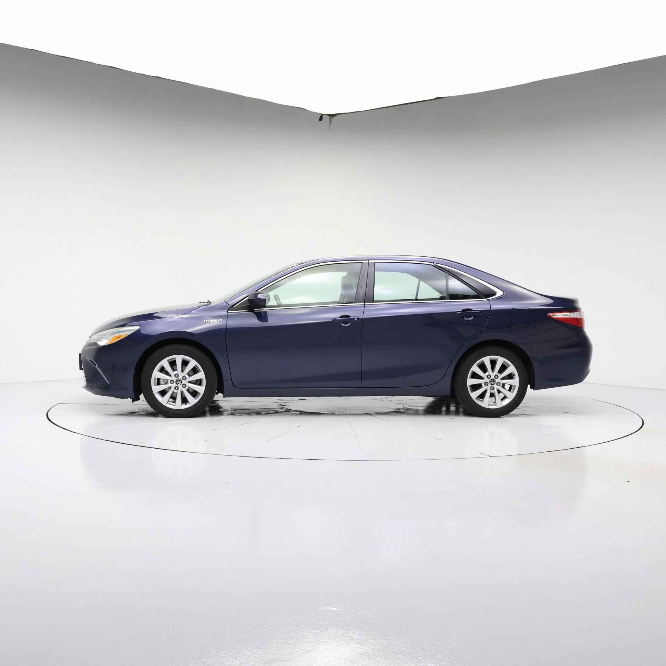 Thumbnail: 2015 Toyota Camry - 3