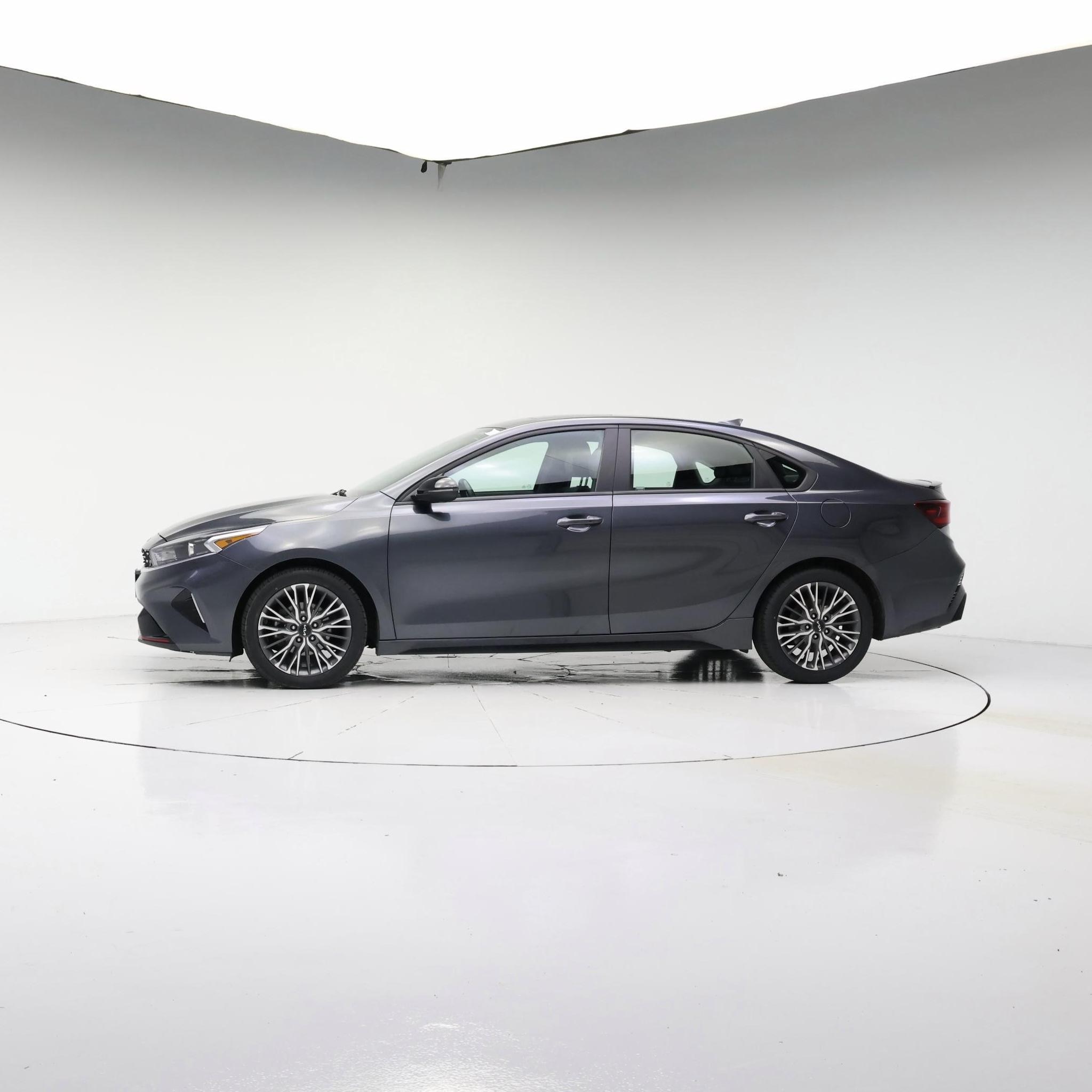 Thumbnail: 2023 Kia Forte - 3