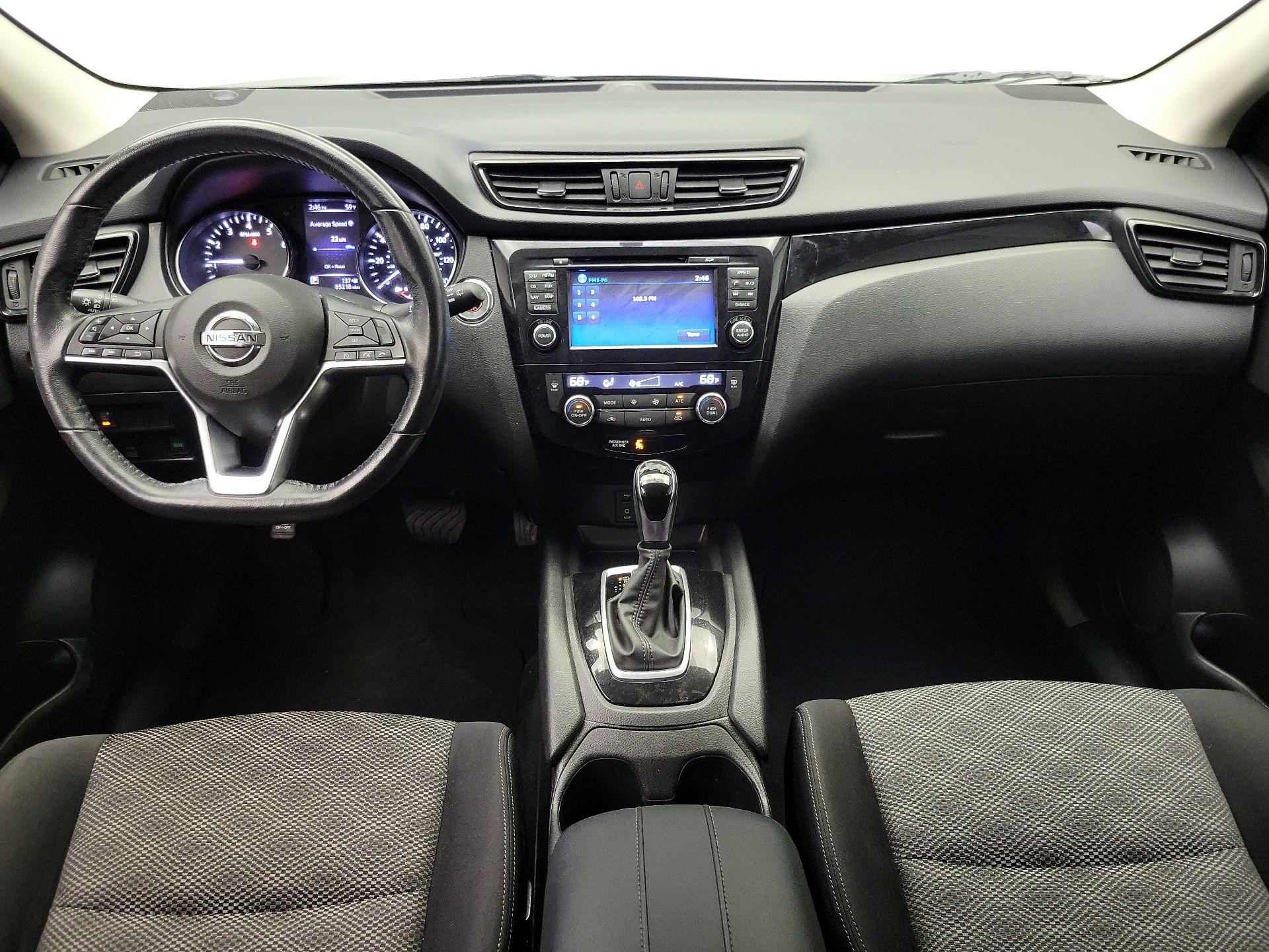 Thumbnail: 2017 Nissan Rogue Sport - 9