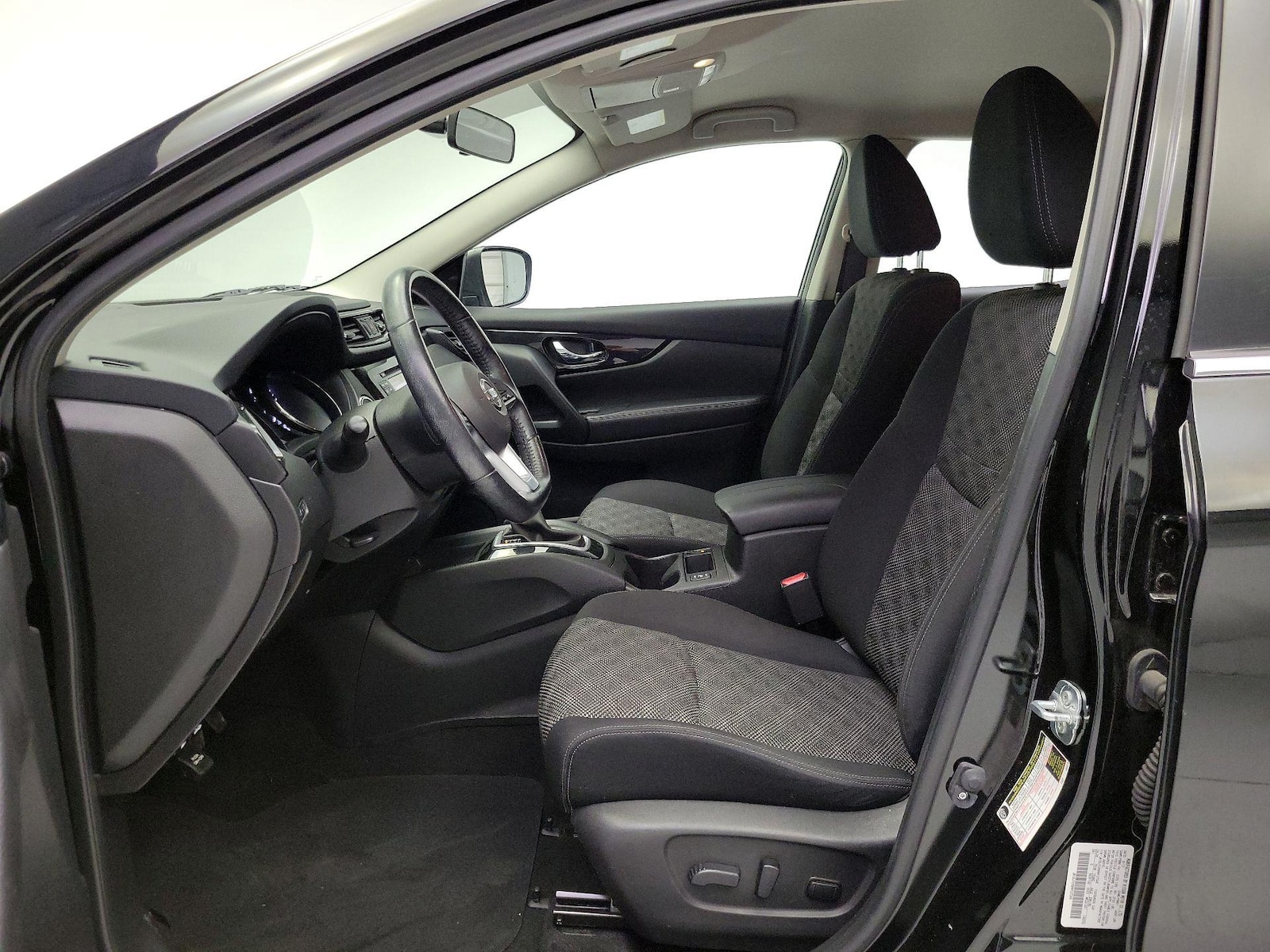 2017 Nissan Rogue Sport SV - Photo 12