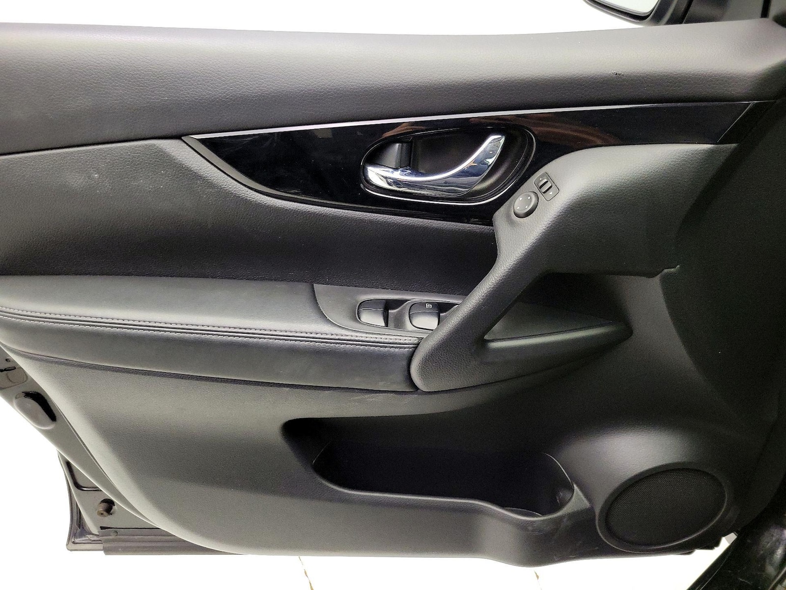 2017 Nissan Rogue Sport SV - Photo 13