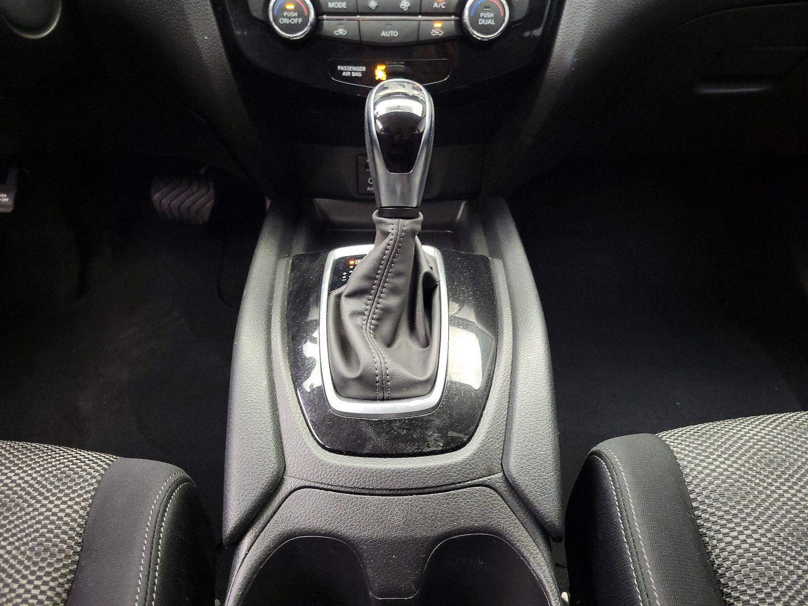 2017 Nissan Rogue Sport SV - Photo 18