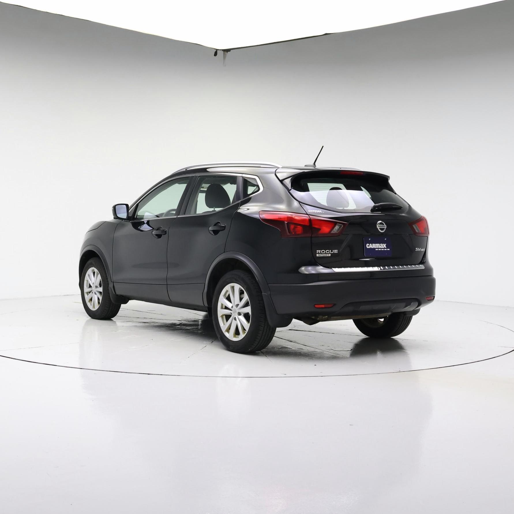 Thumbnail: 2017 Nissan Rogue Sport - 2
