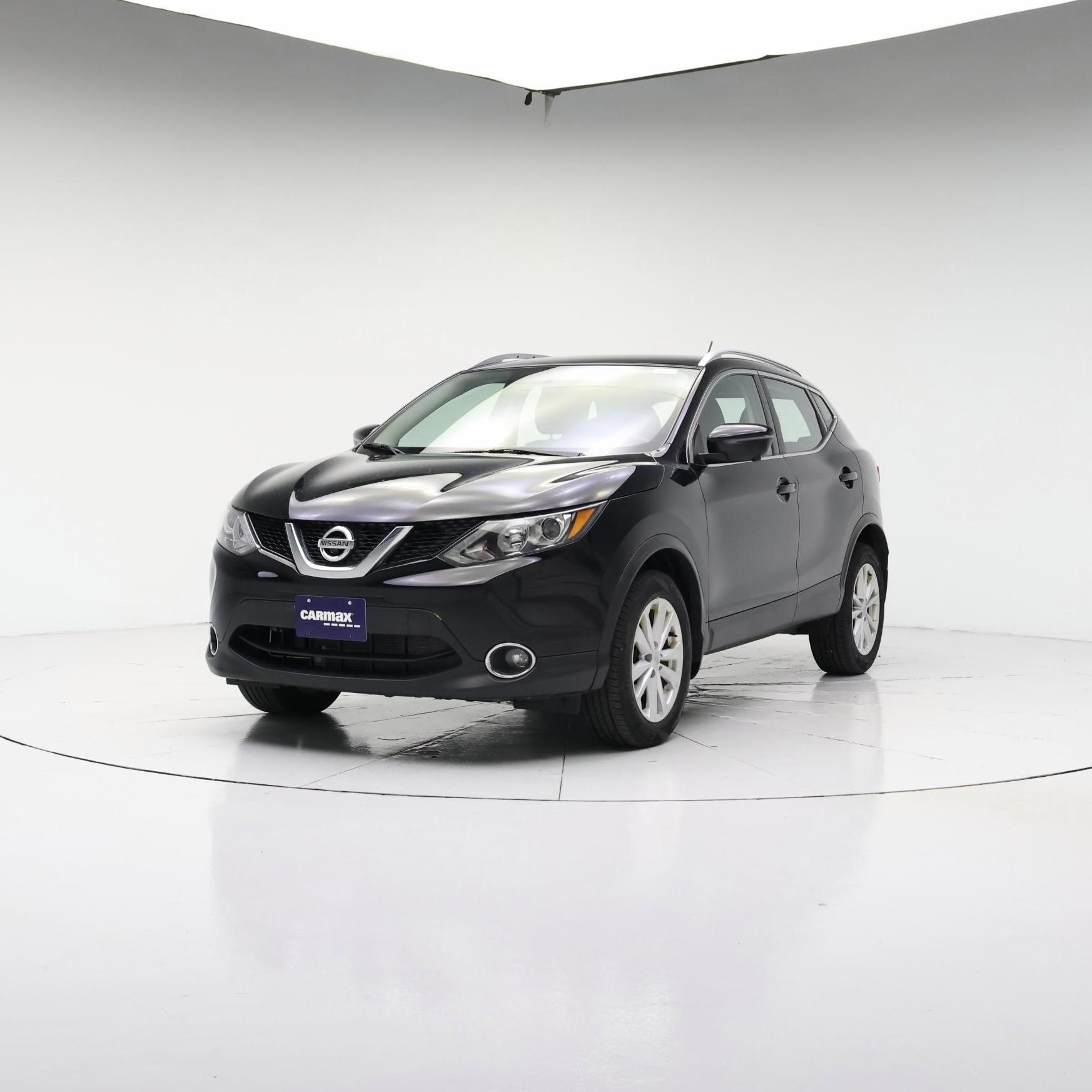 Thumbnail: 2017 Nissan Rogue Sport - 4