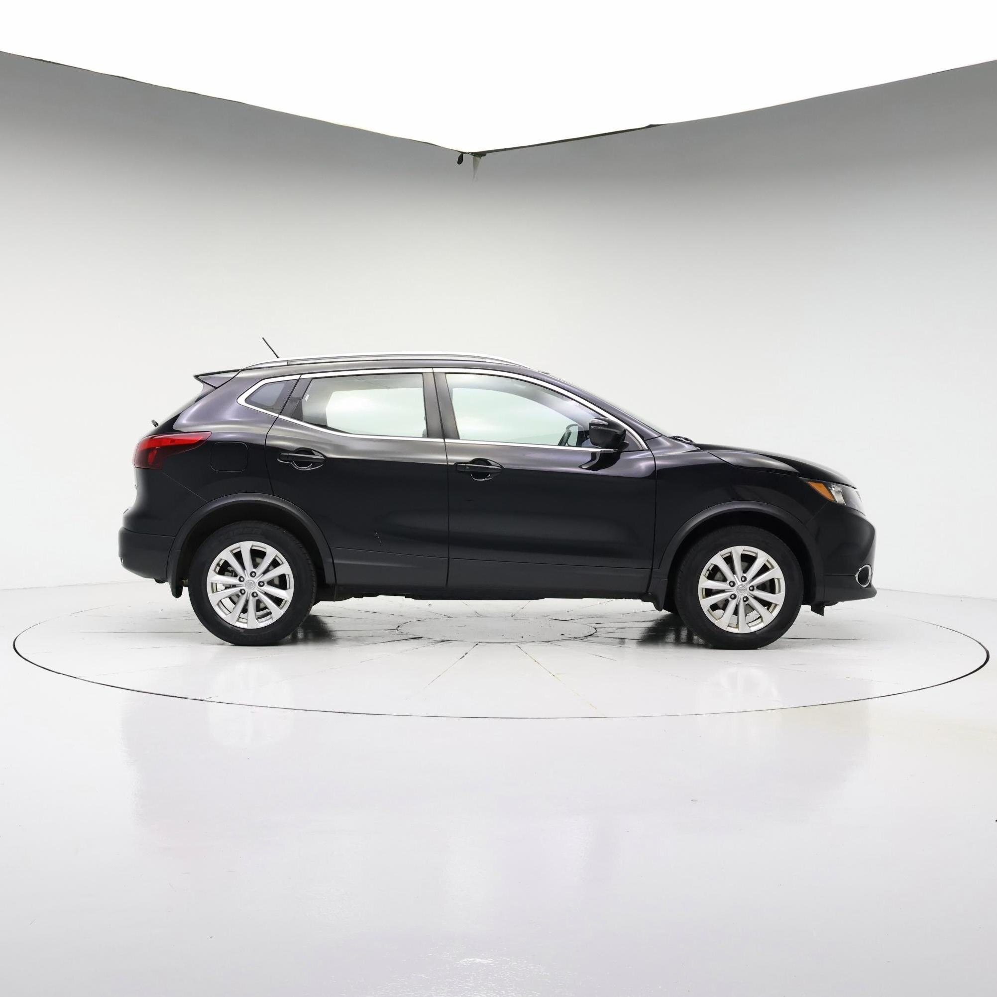 Thumbnail: 2017 Nissan Rogue Sport - 7