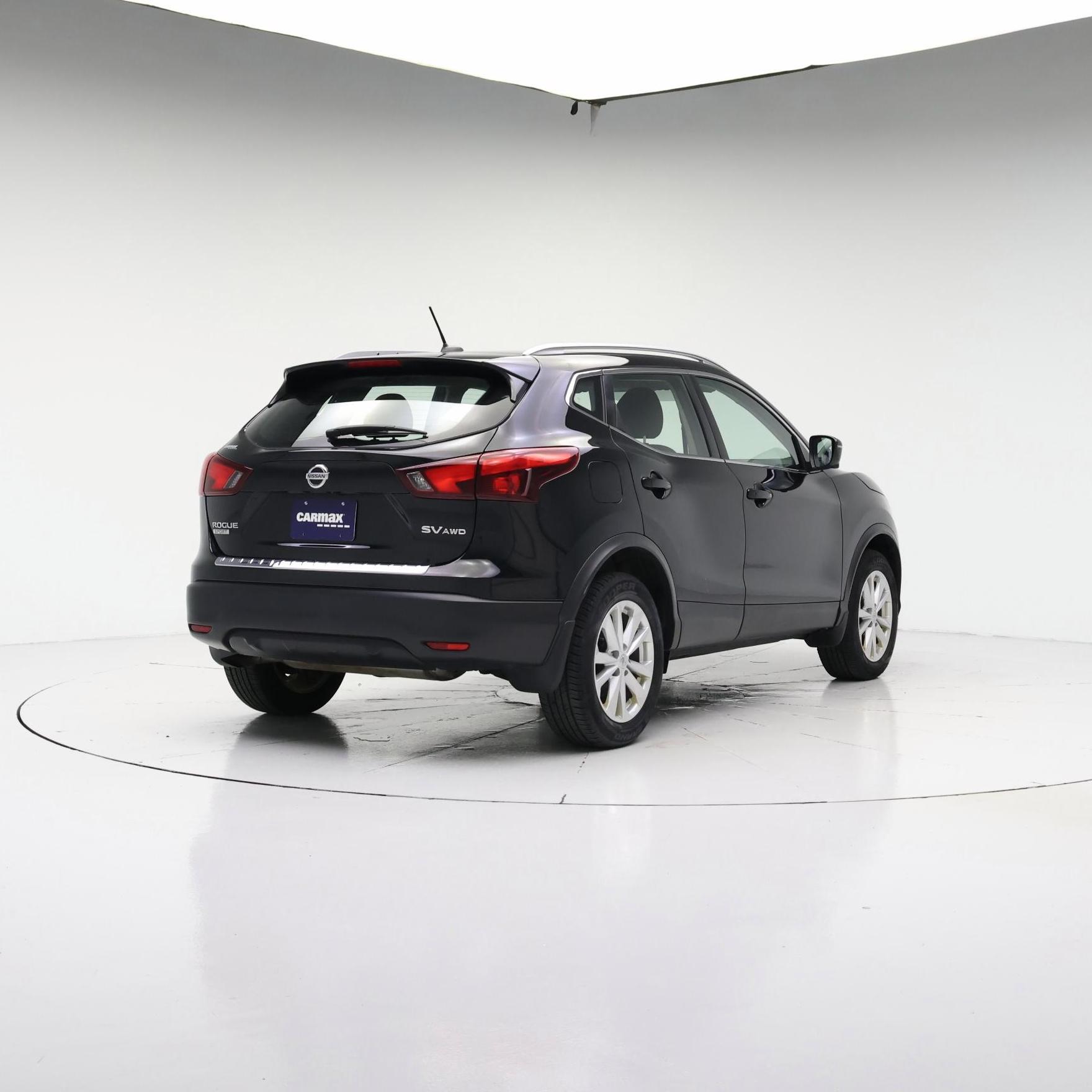 Thumbnail: 2017 Nissan Rogue Sport - 8