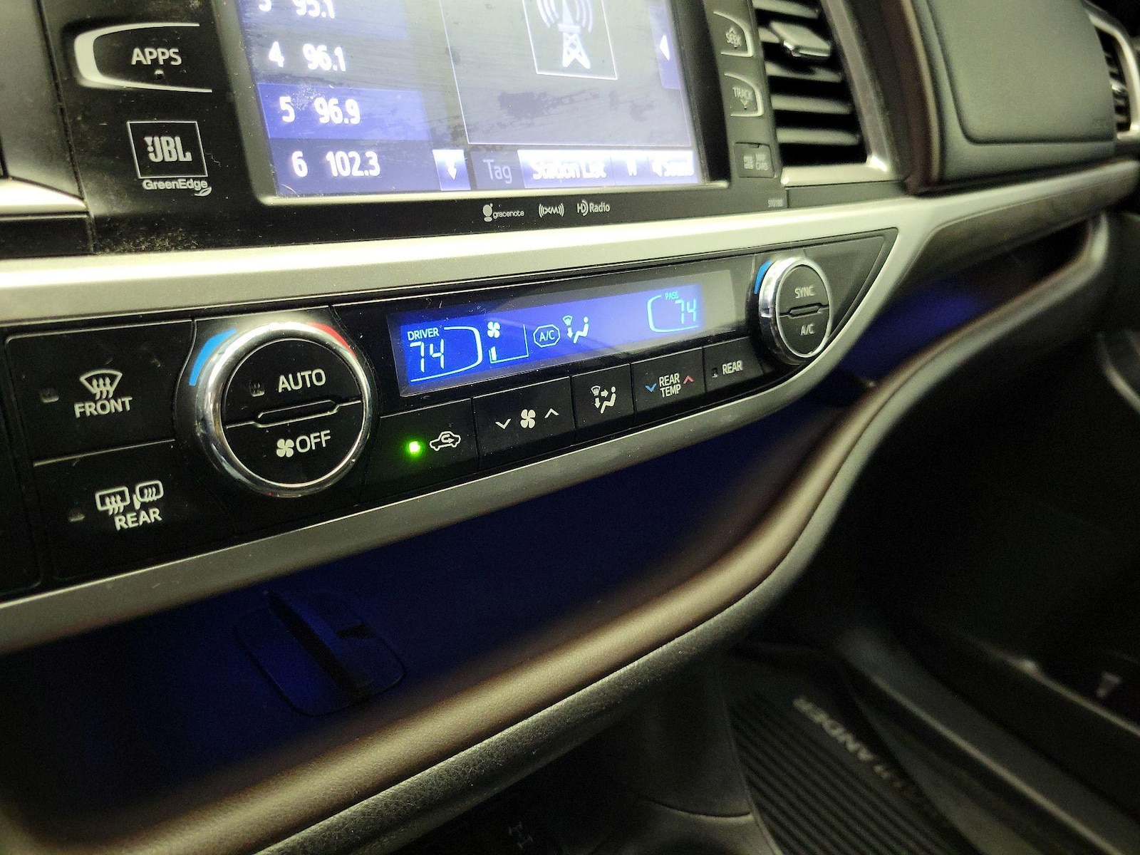 2018 Toyota Highlander Limited - Photo 16