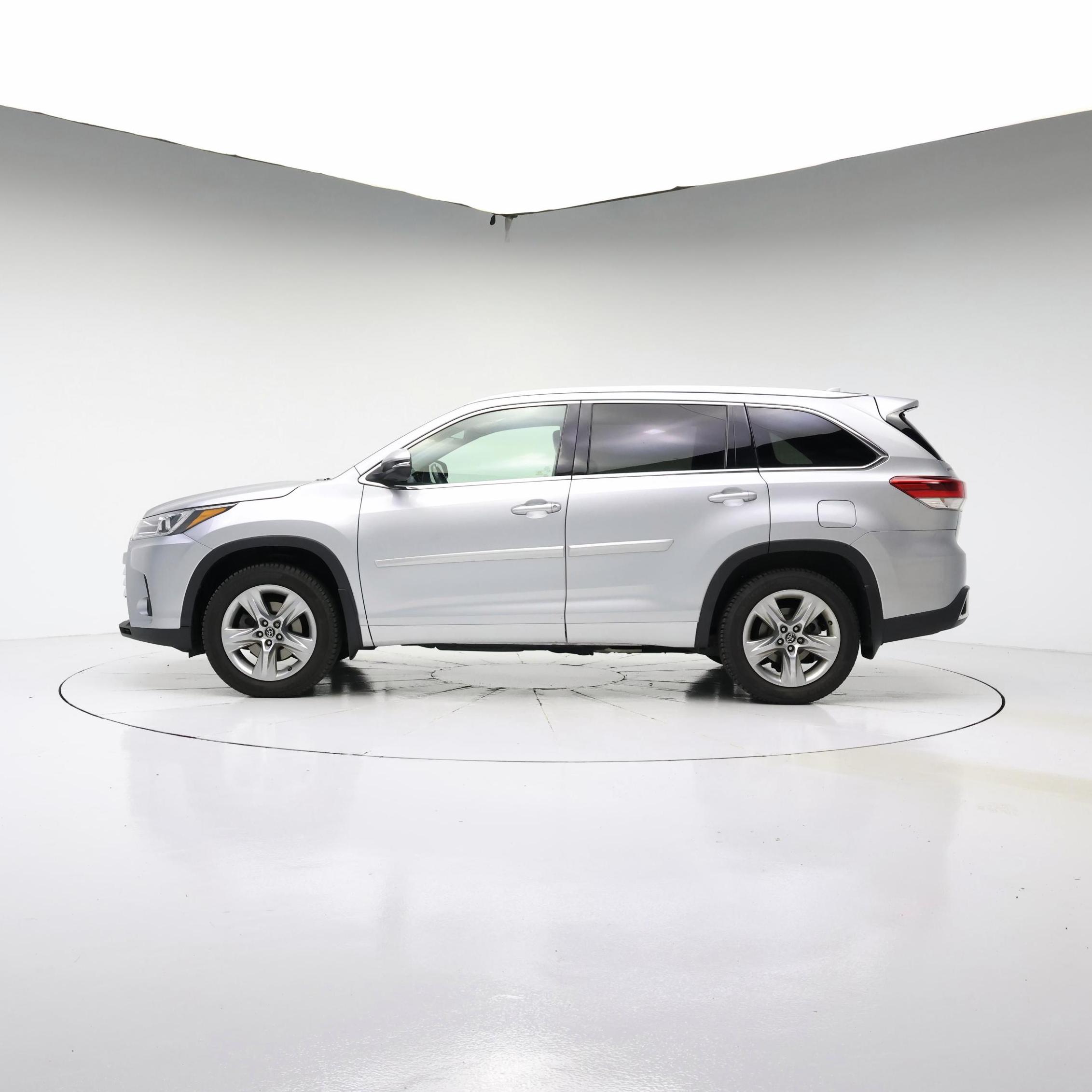 Thumbnail: 2018 Toyota Highlander - 3