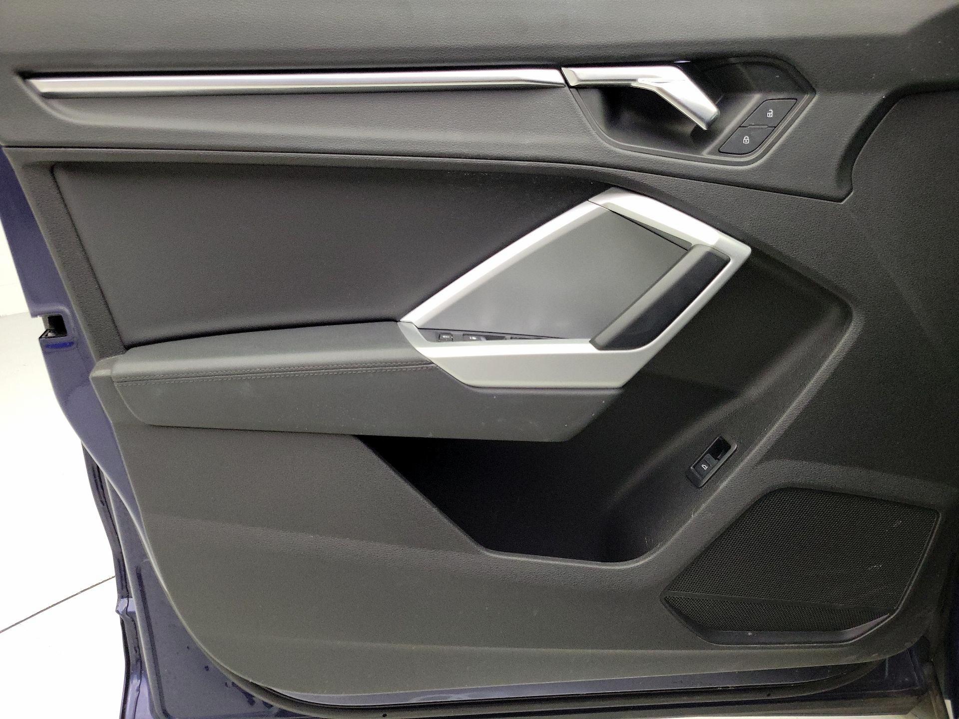 Thumbnail: 2021 Audi Q3 - 10