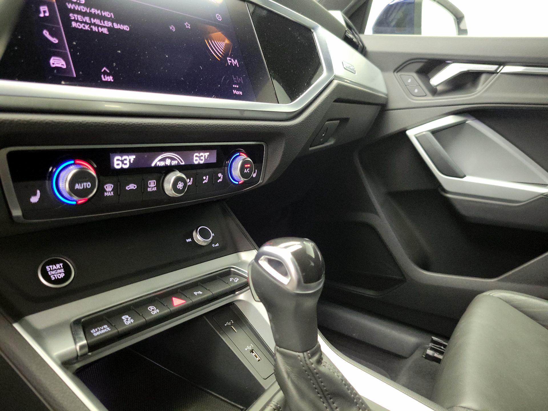 Thumbnail: 2021 Audi Q3 - 14