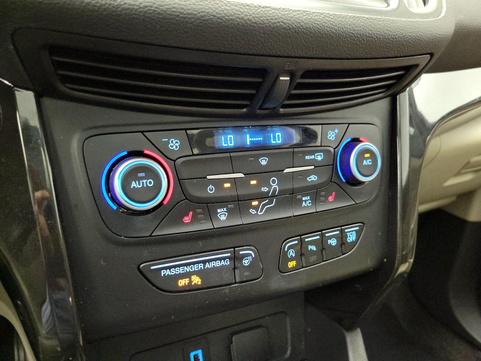 2018 Ford Escape Titanium - Photo 18