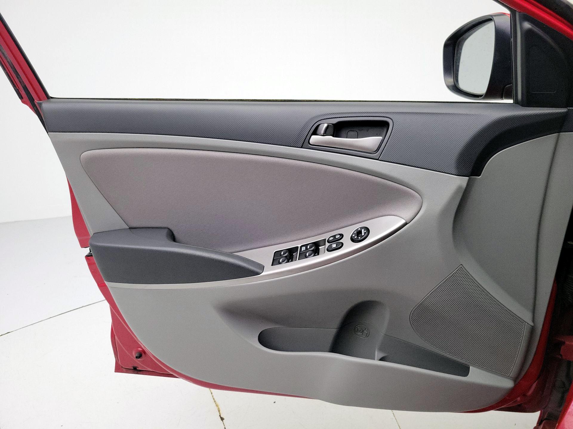 Thumbnail: 2017 Hyundai Accent - 12
