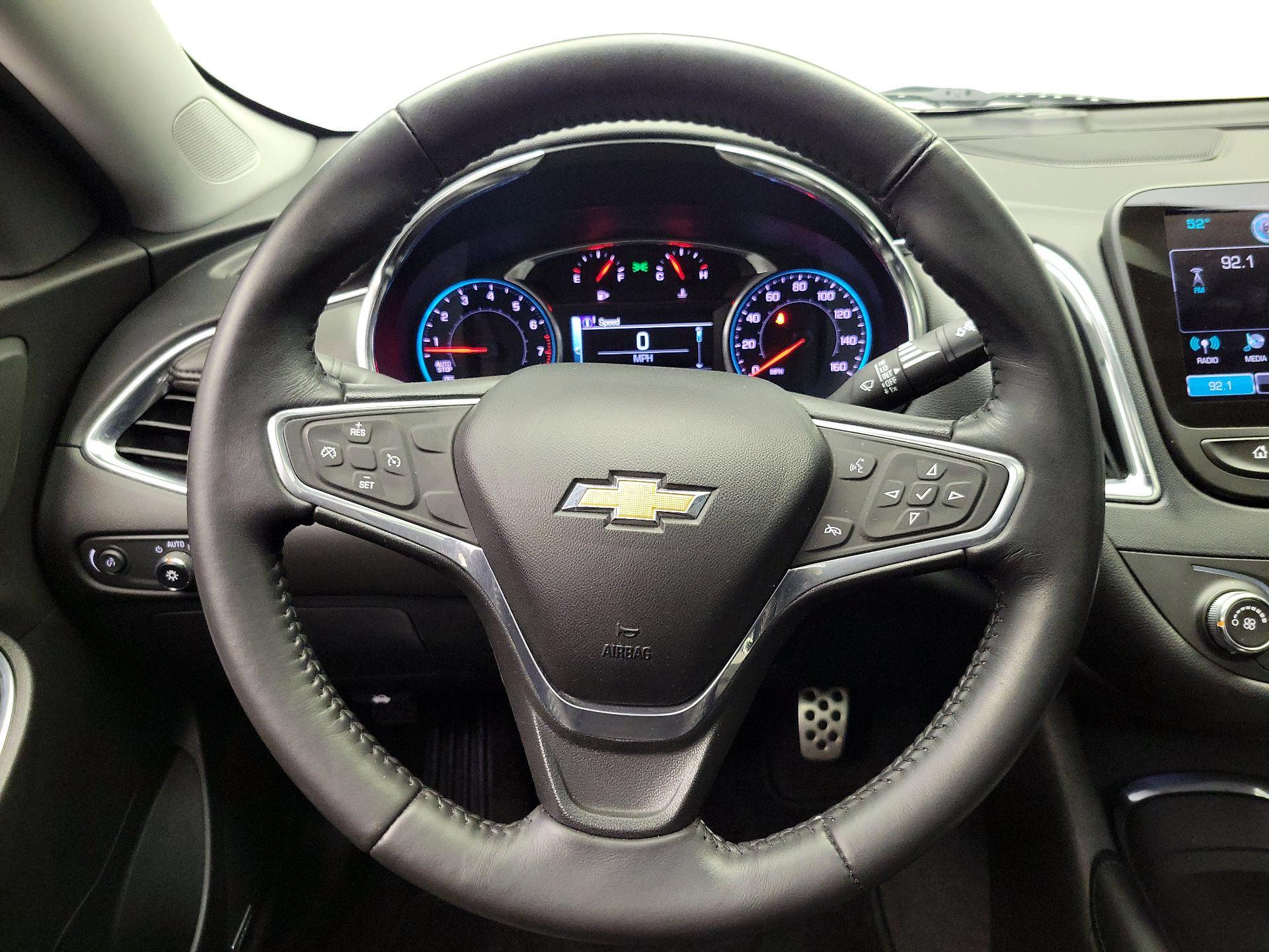 Thumbnail: 2016 Chevrolet Malibu - 10