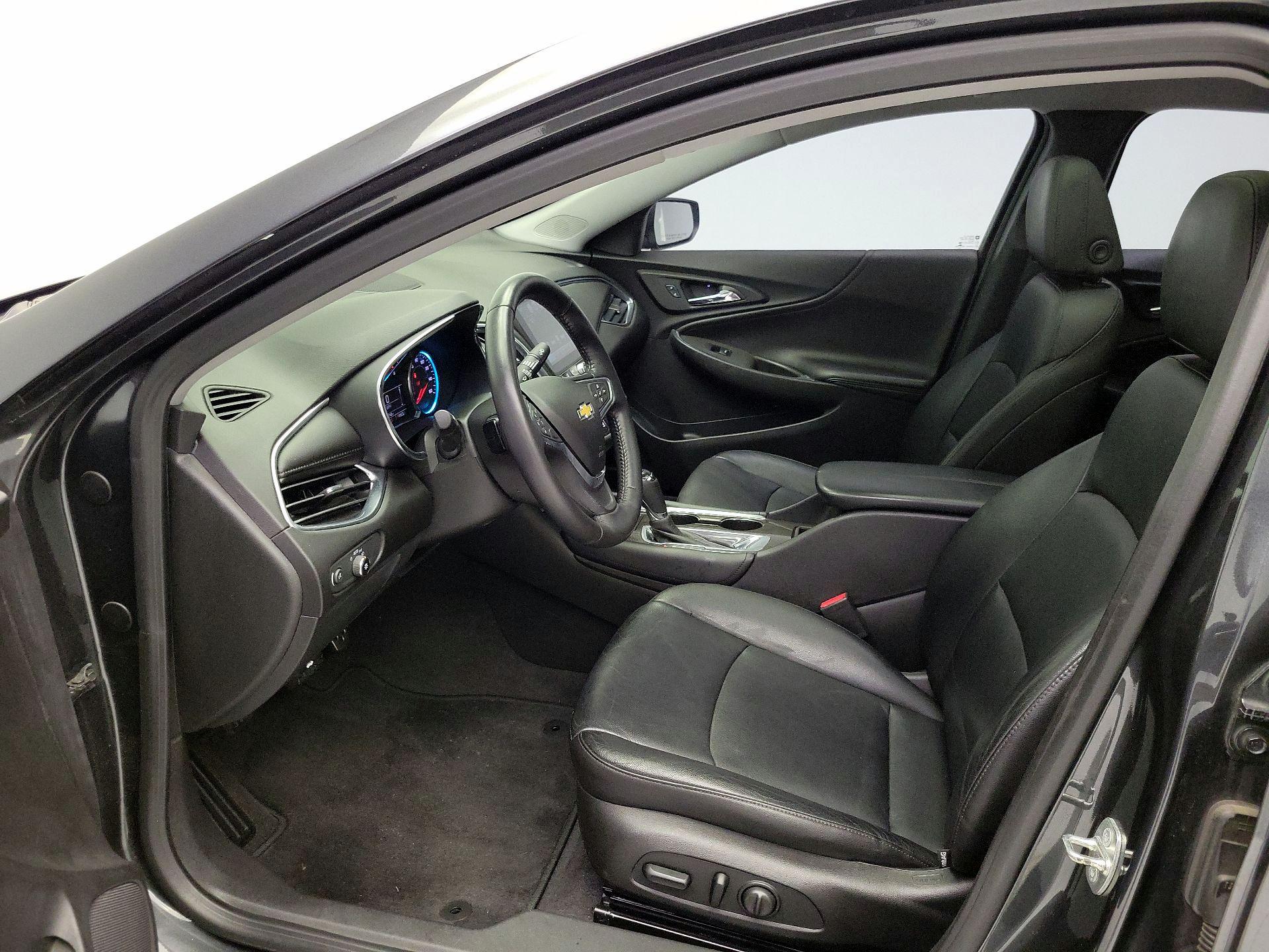 Thumbnail: 2016 Chevrolet Malibu - 11