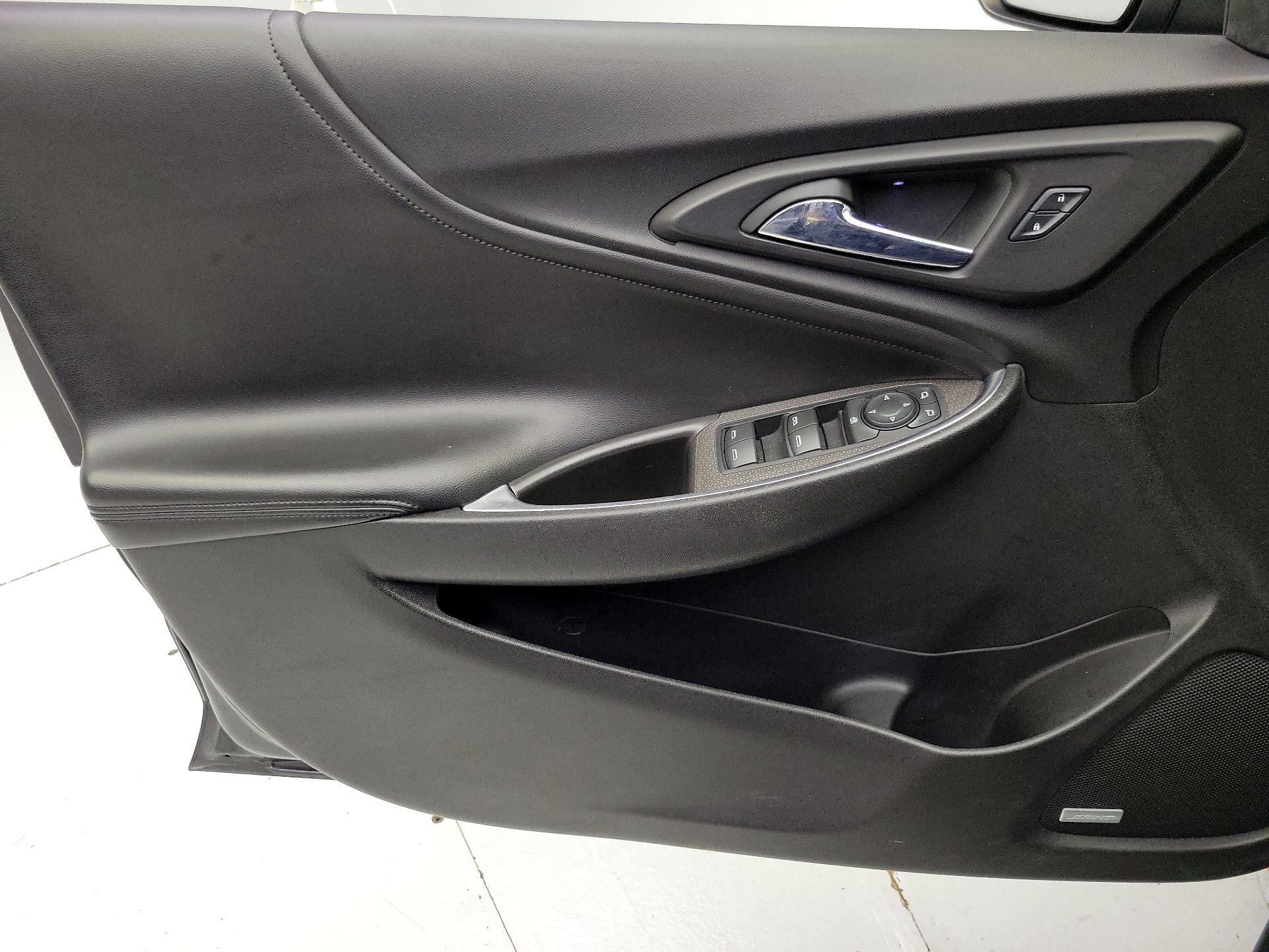 Thumbnail: 2016 Chevrolet Malibu - 12