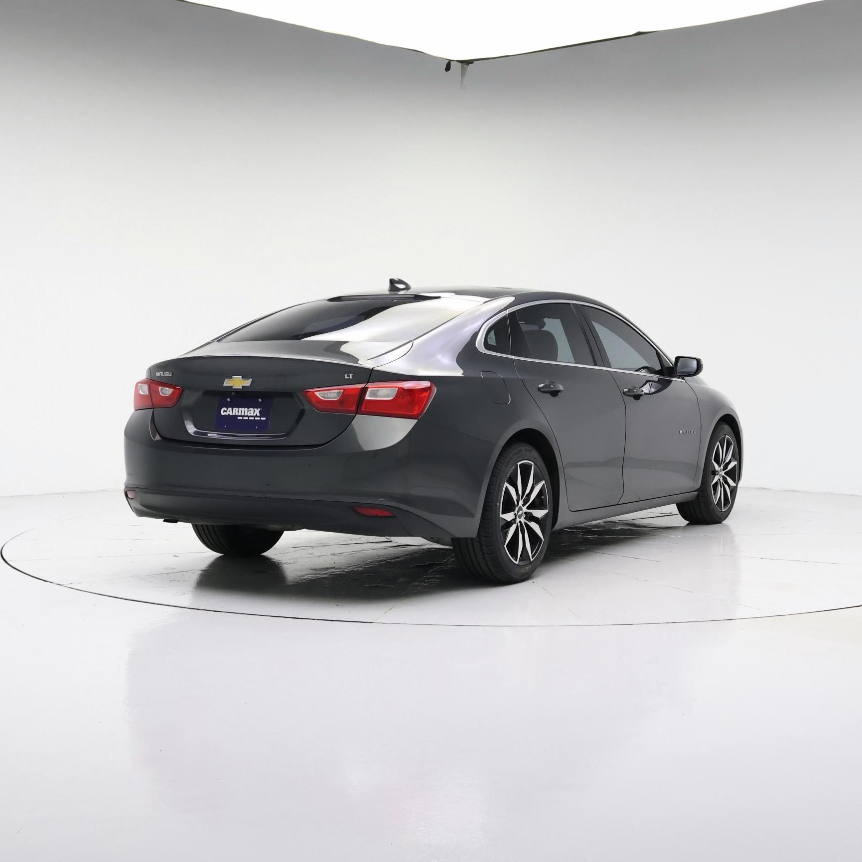 Thumbnail: 2016 Chevrolet Malibu - 8