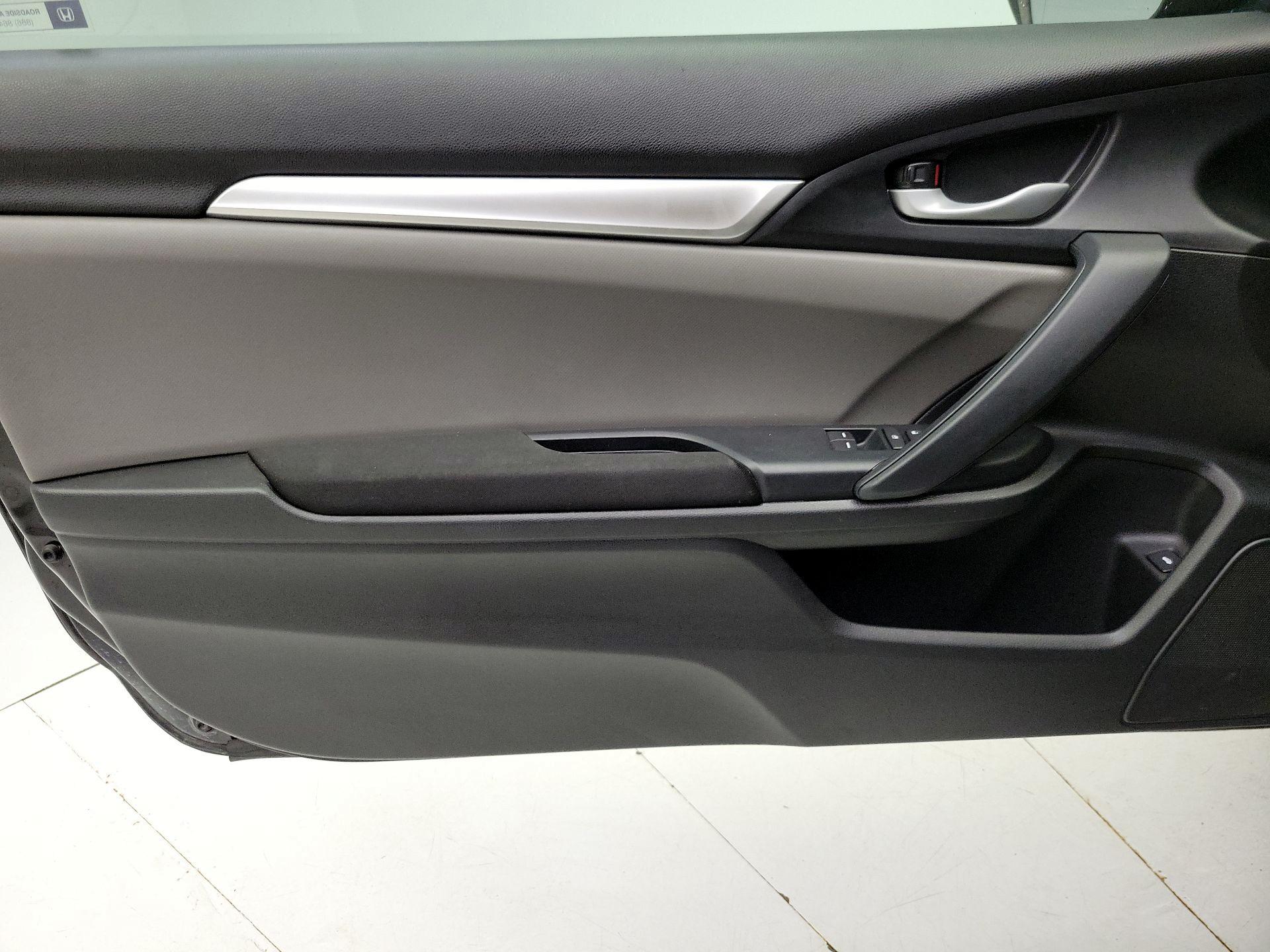Thumbnail: 2016 Honda Civic - 12