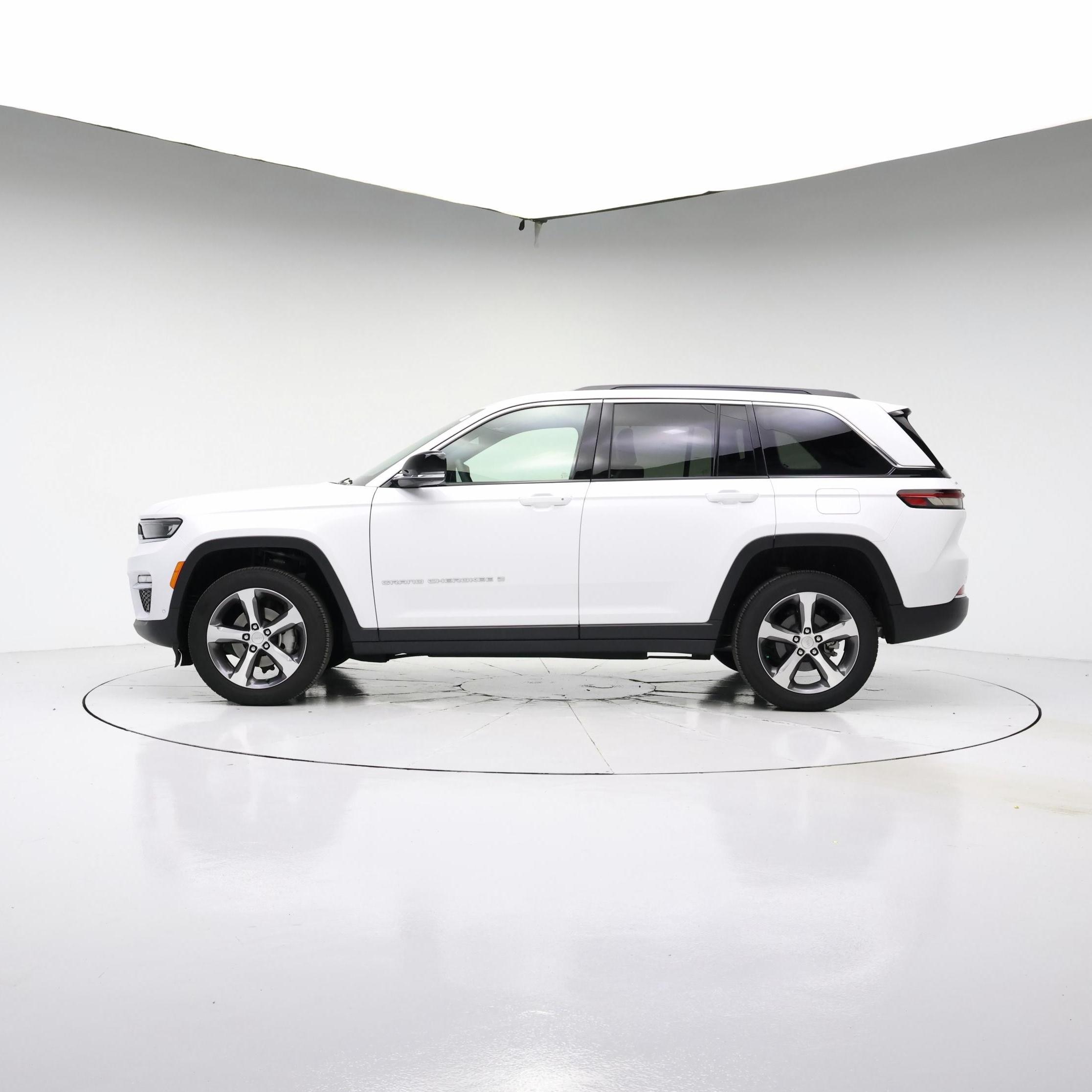 Thumbnail: 2025 Jeep Grand Cherokee - 3