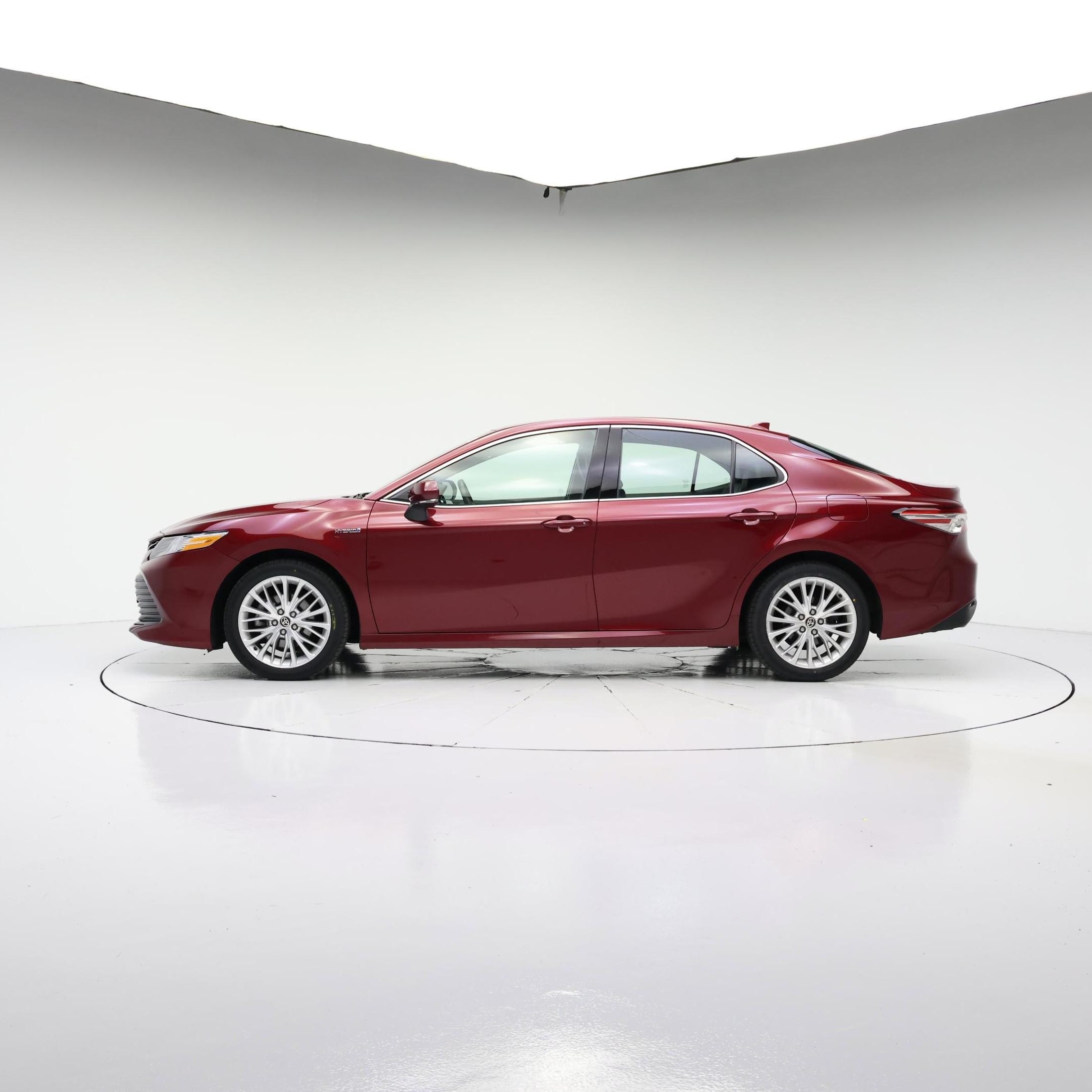 Thumbnail: 2020 Toyota Camry - 3