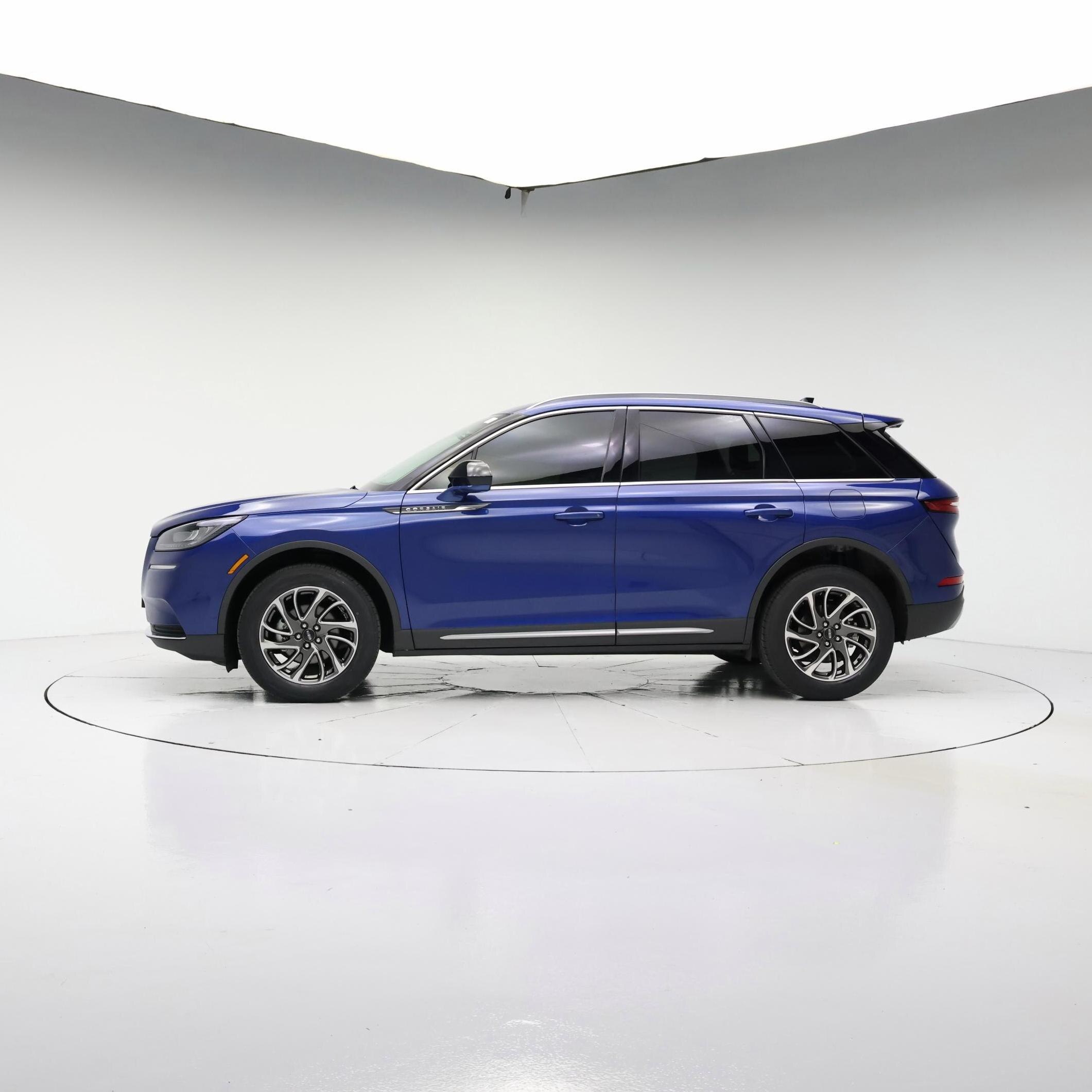 Thumbnail: 2020 Lincoln Corsair - 3