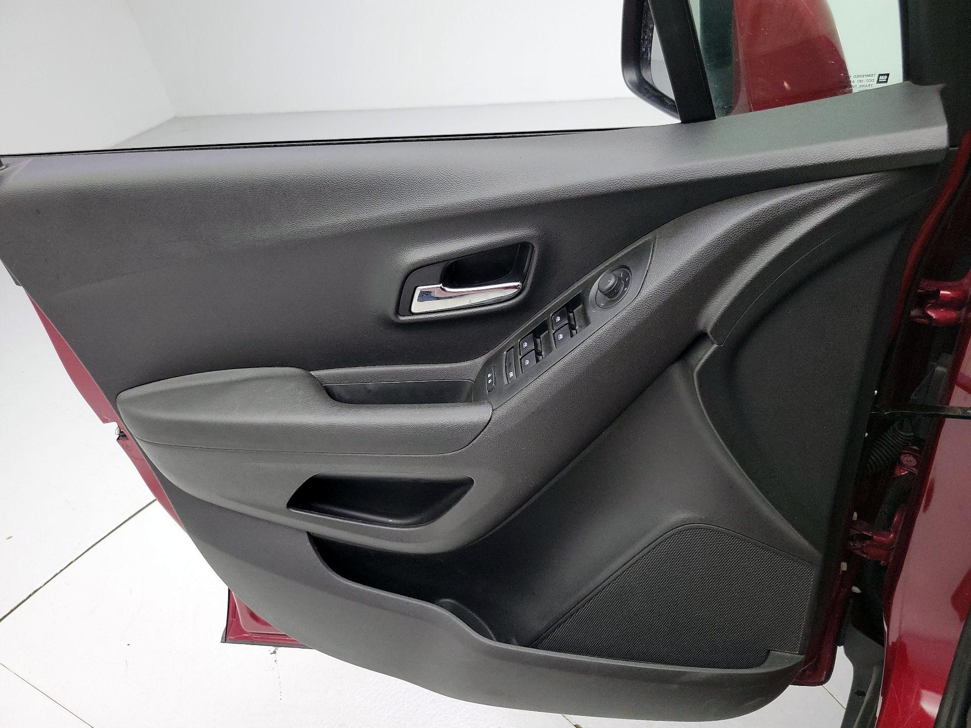 Thumbnail: 2020 Chevrolet Trax - 12