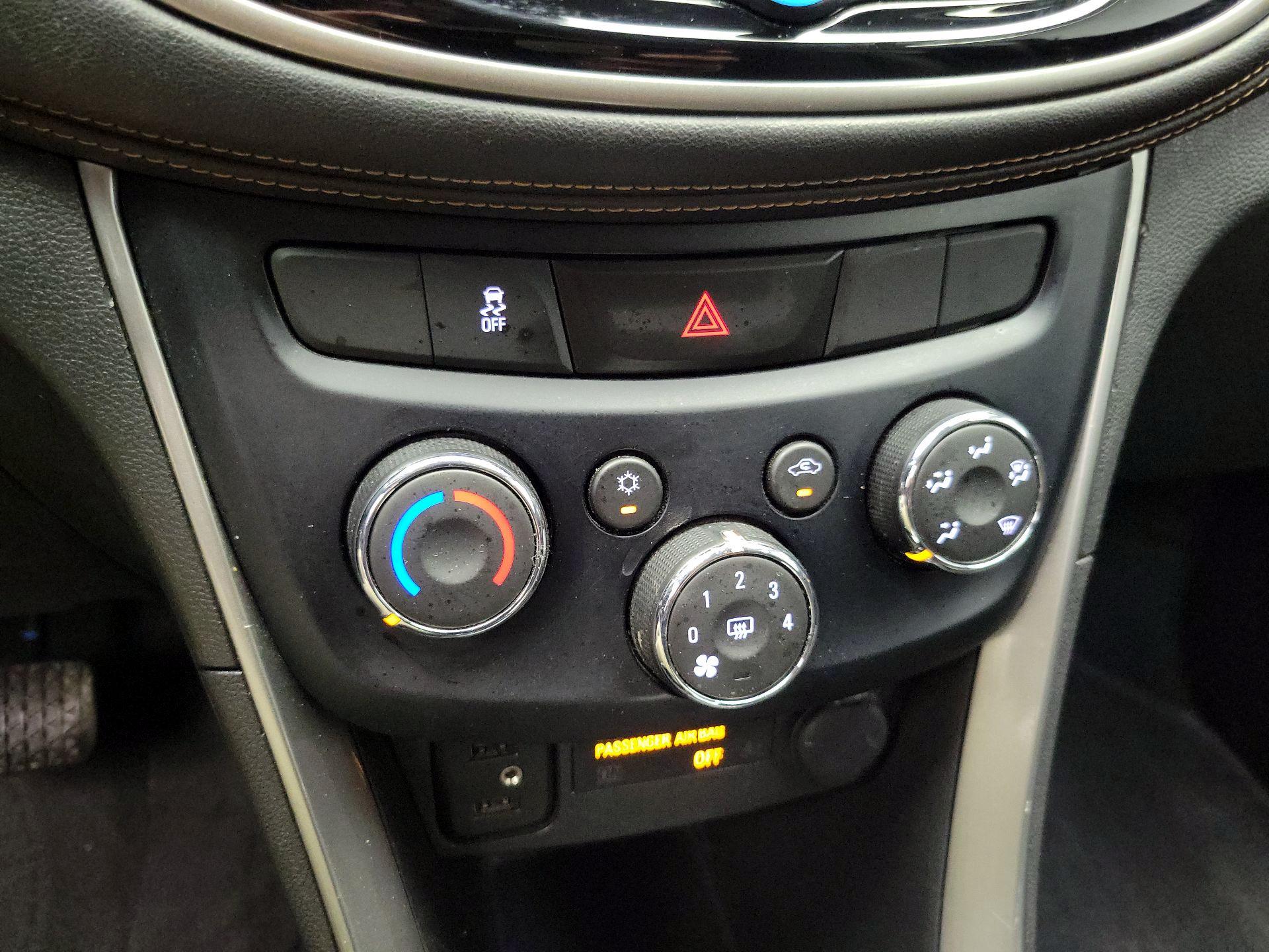 Thumbnail: 2020 Chevrolet Trax - 16