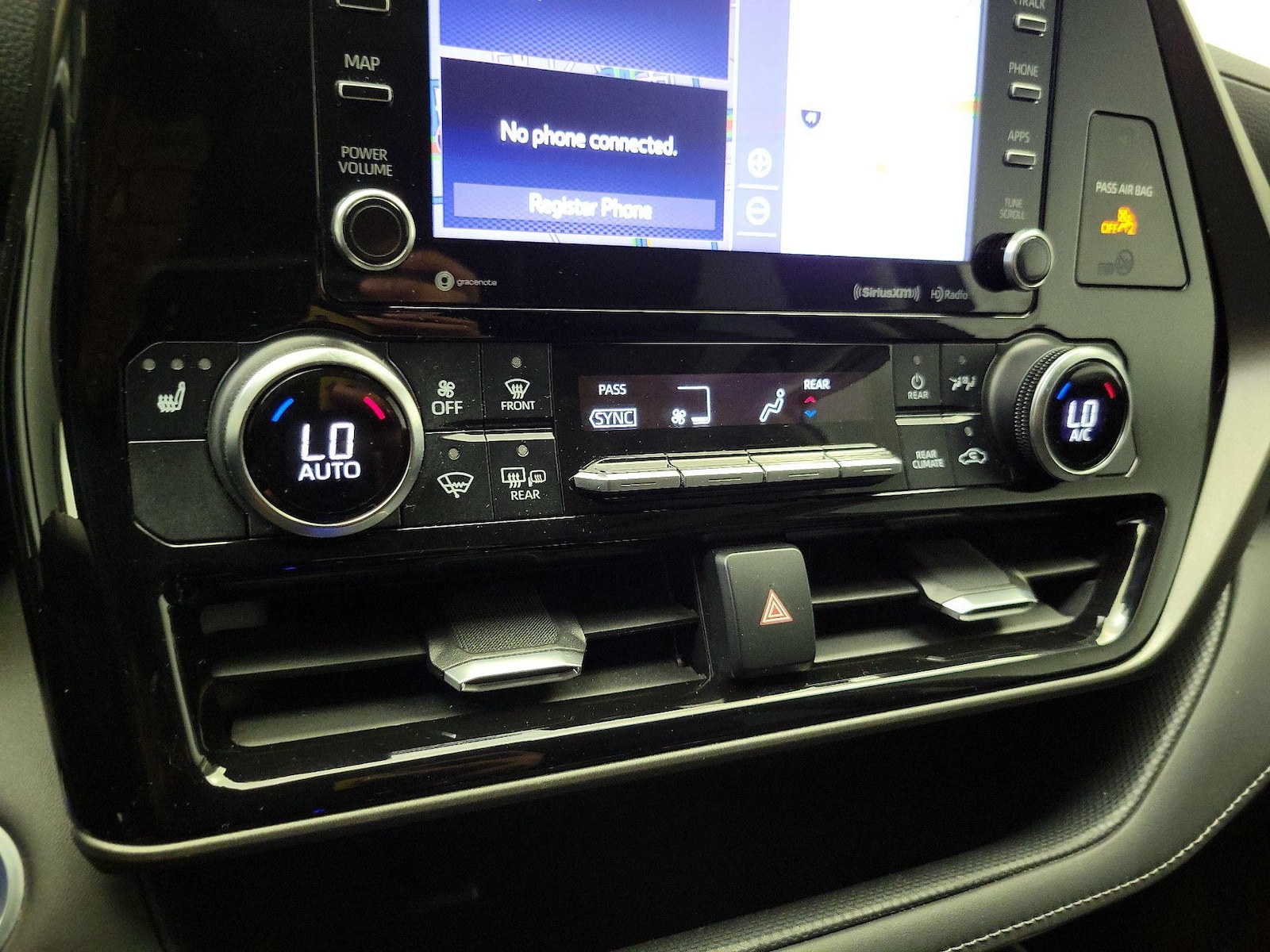 2020 Toyota Highlander XLE - Photo 18