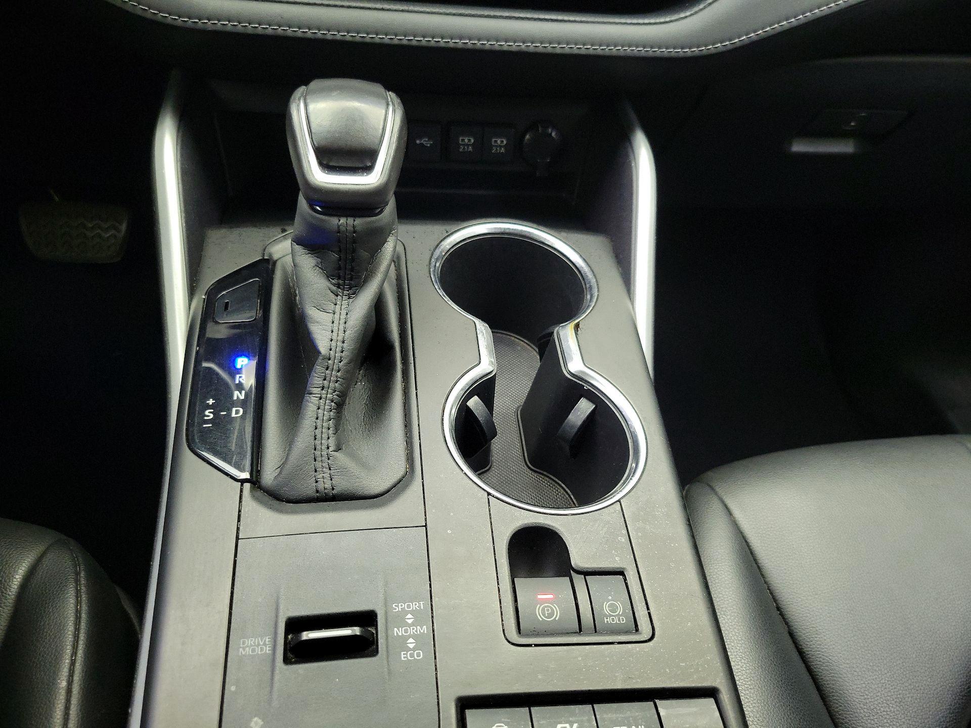 Thumbnail: 2020 Toyota Highlander - 18