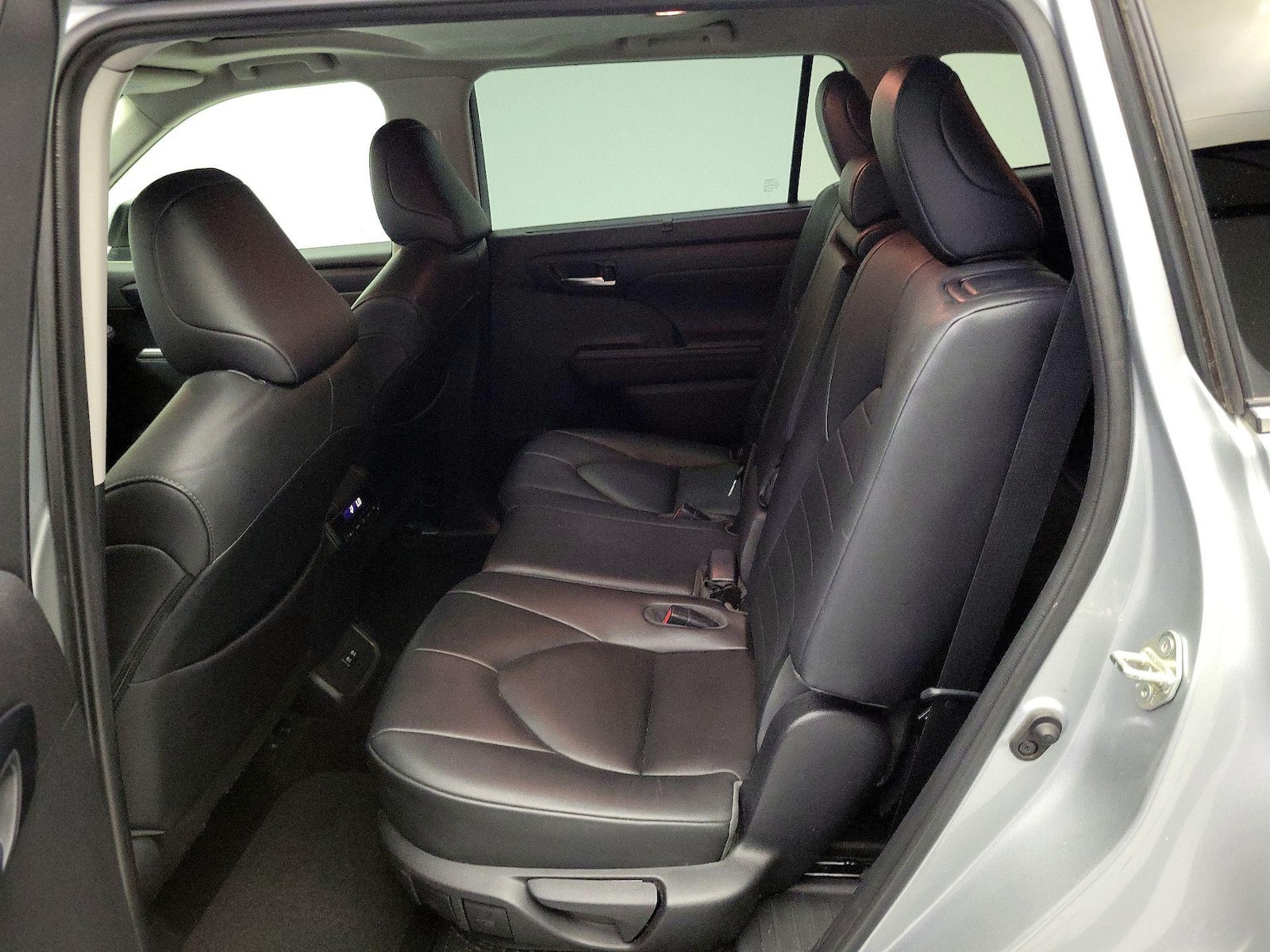 2020 Toyota Highlander XLE - Photo 21