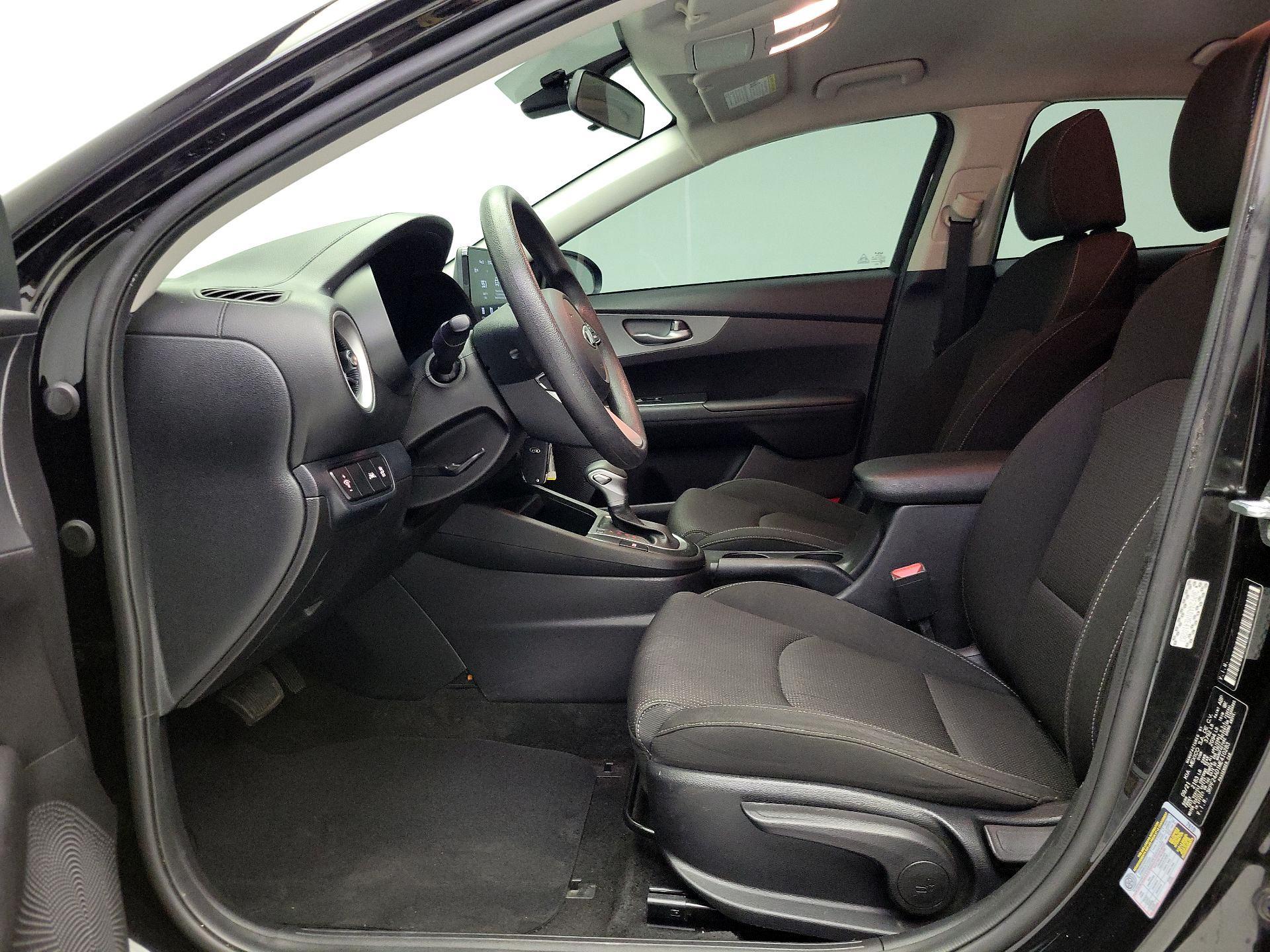 Thumbnail: 2021 Kia Forte - 11