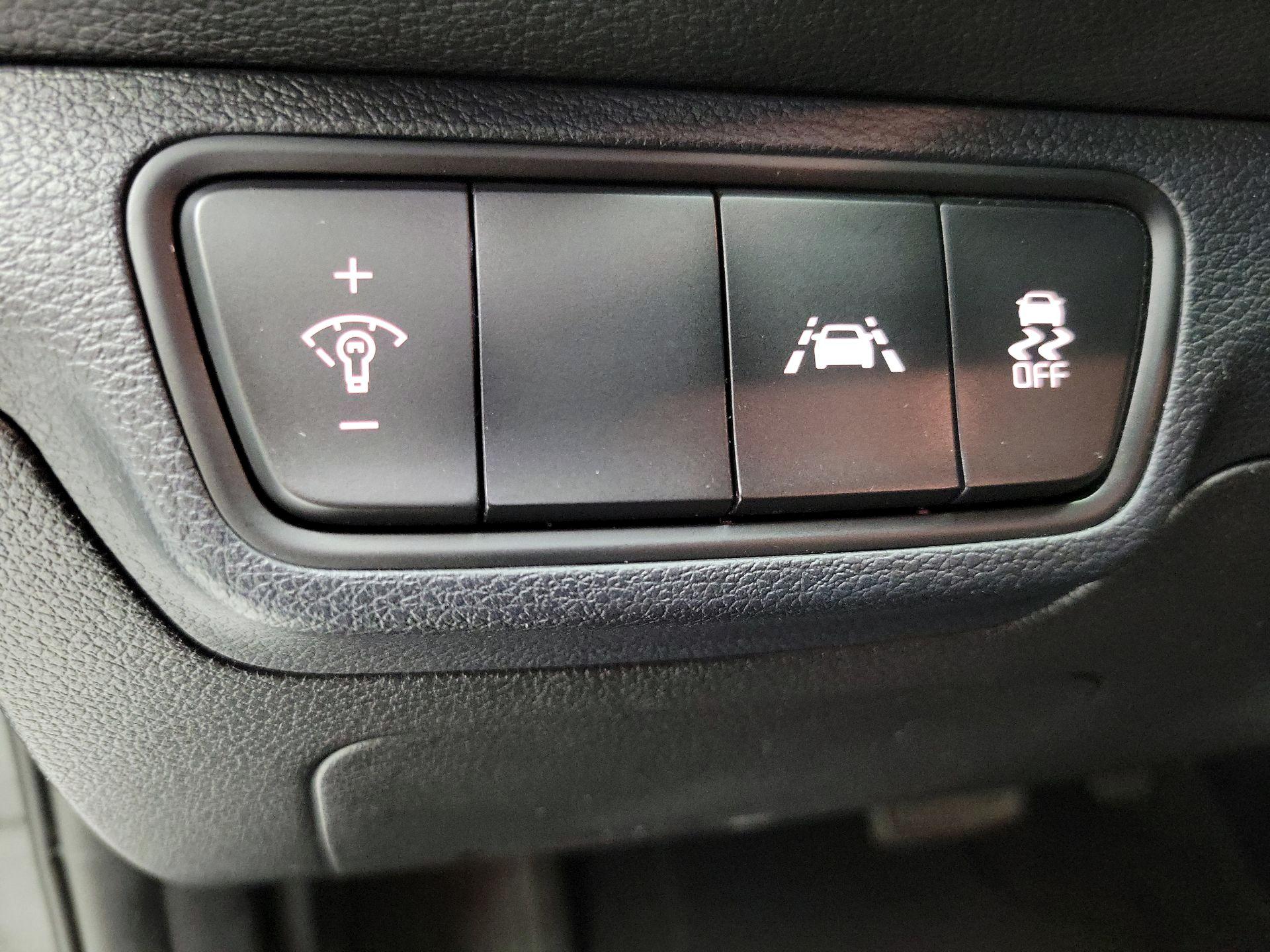 Thumbnail: 2021 Kia Forte - 13